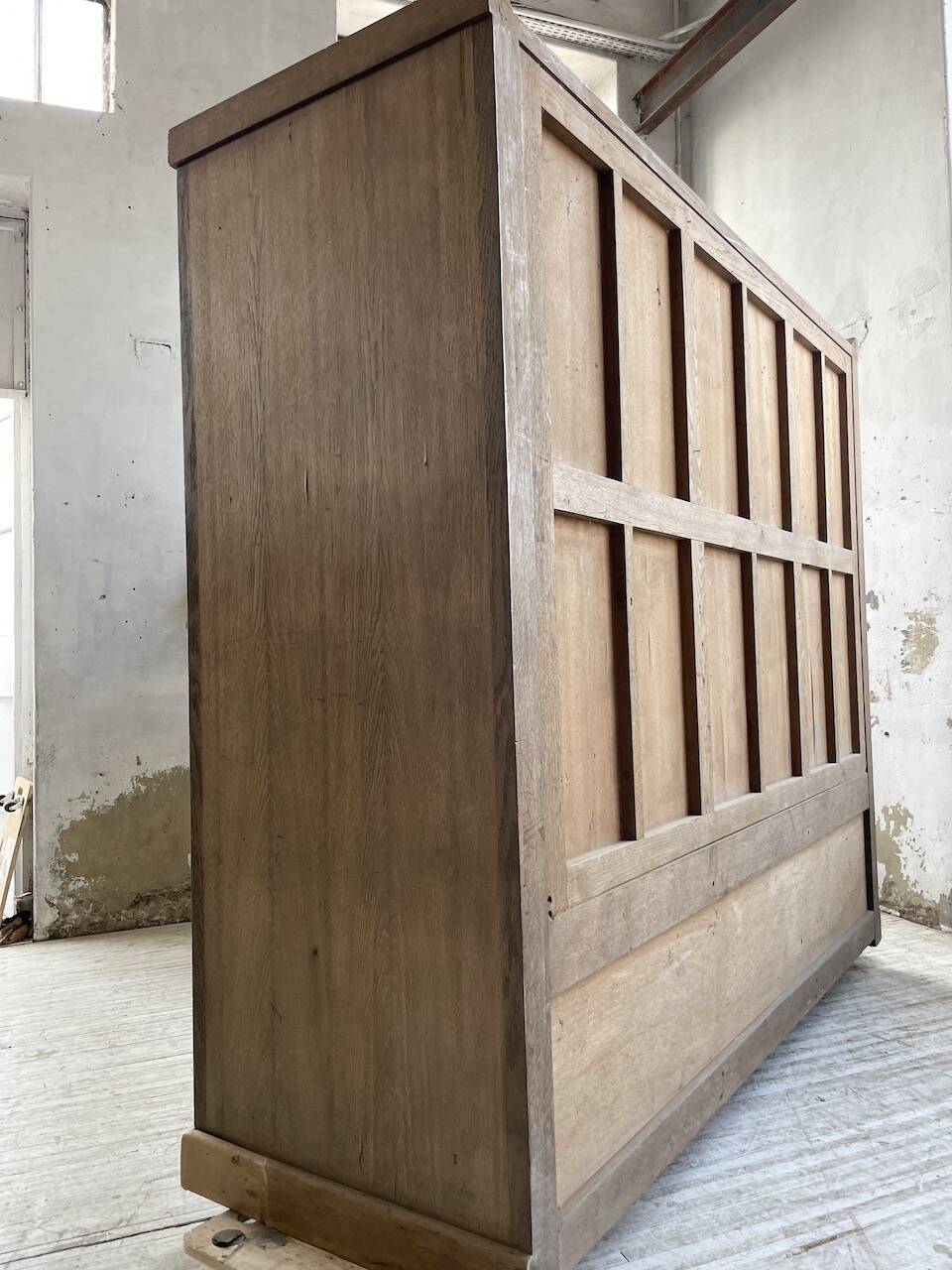 XXL oak display cabinet furniture