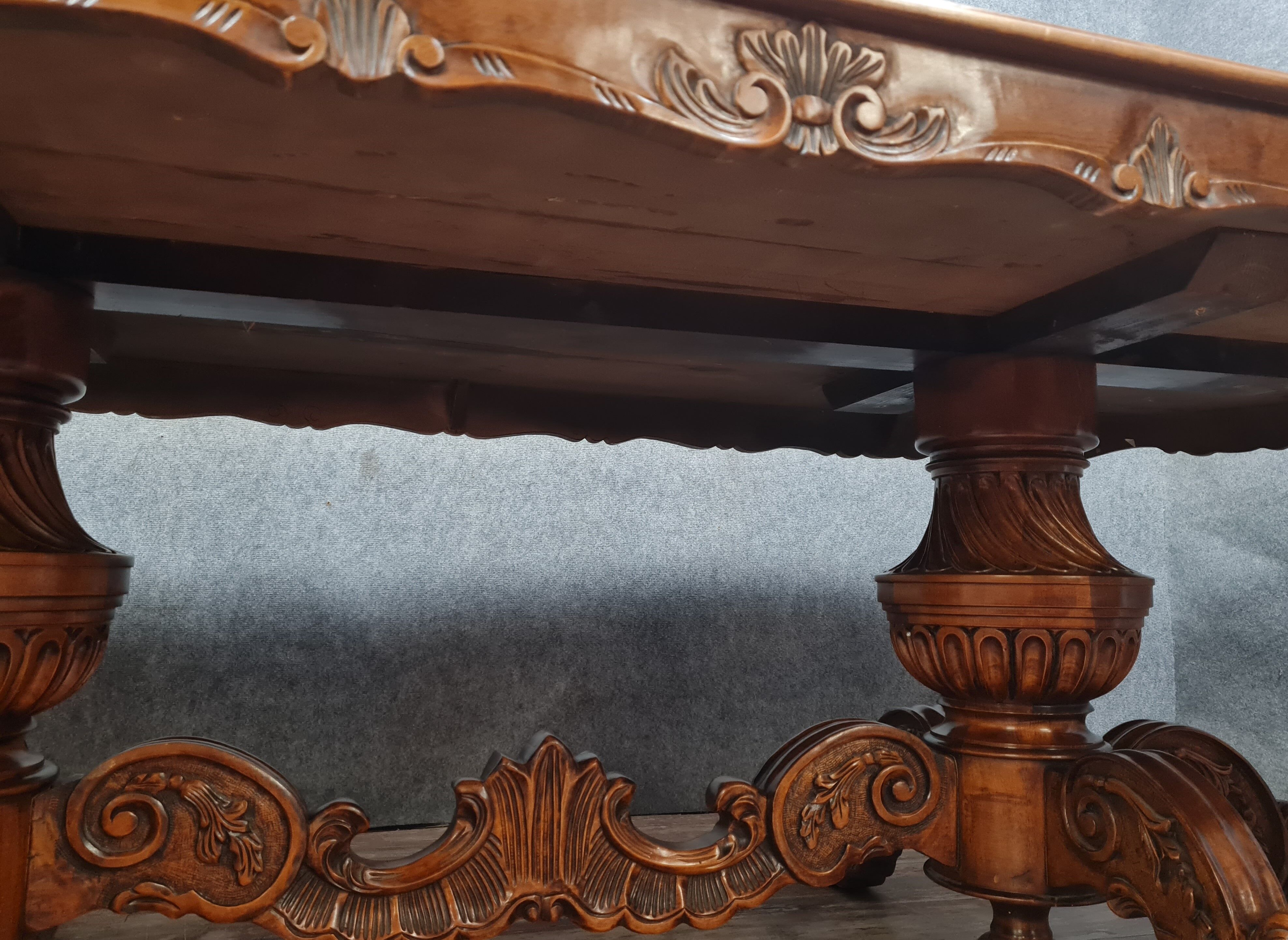 Table pedestal table napoleon III period in walnut around 1880