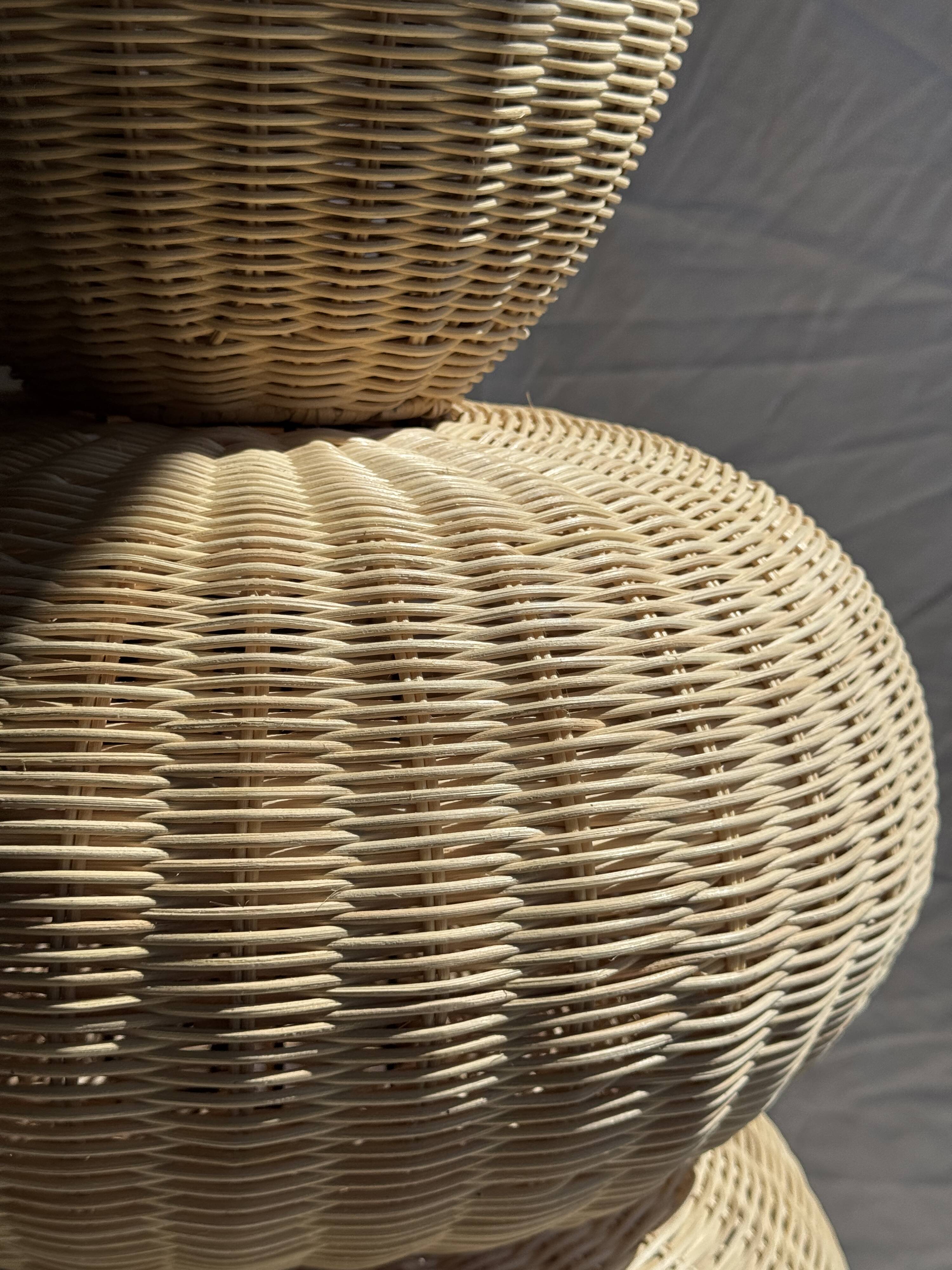column hanging lamp, superposition of spherical volumes in rattan H2.