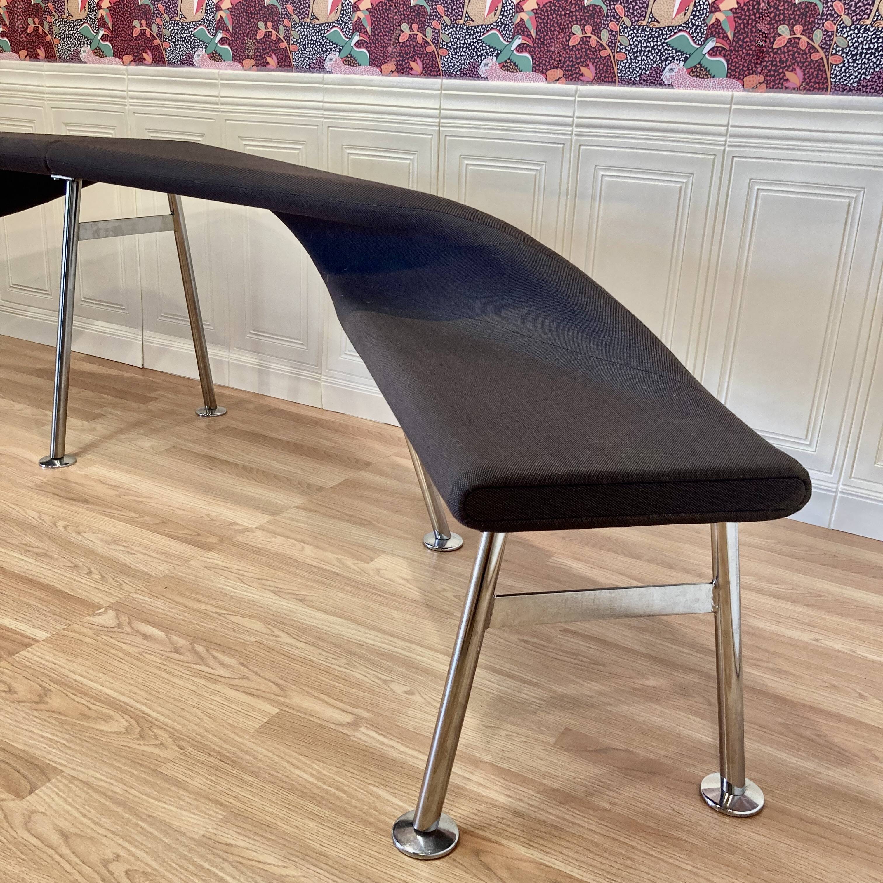 Large canapé design 340 cm.