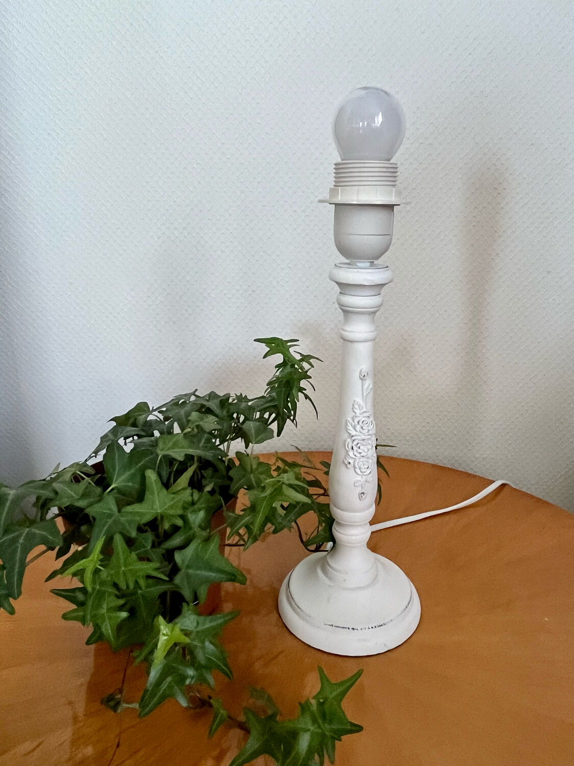 Shabby white patina wooden lamp base