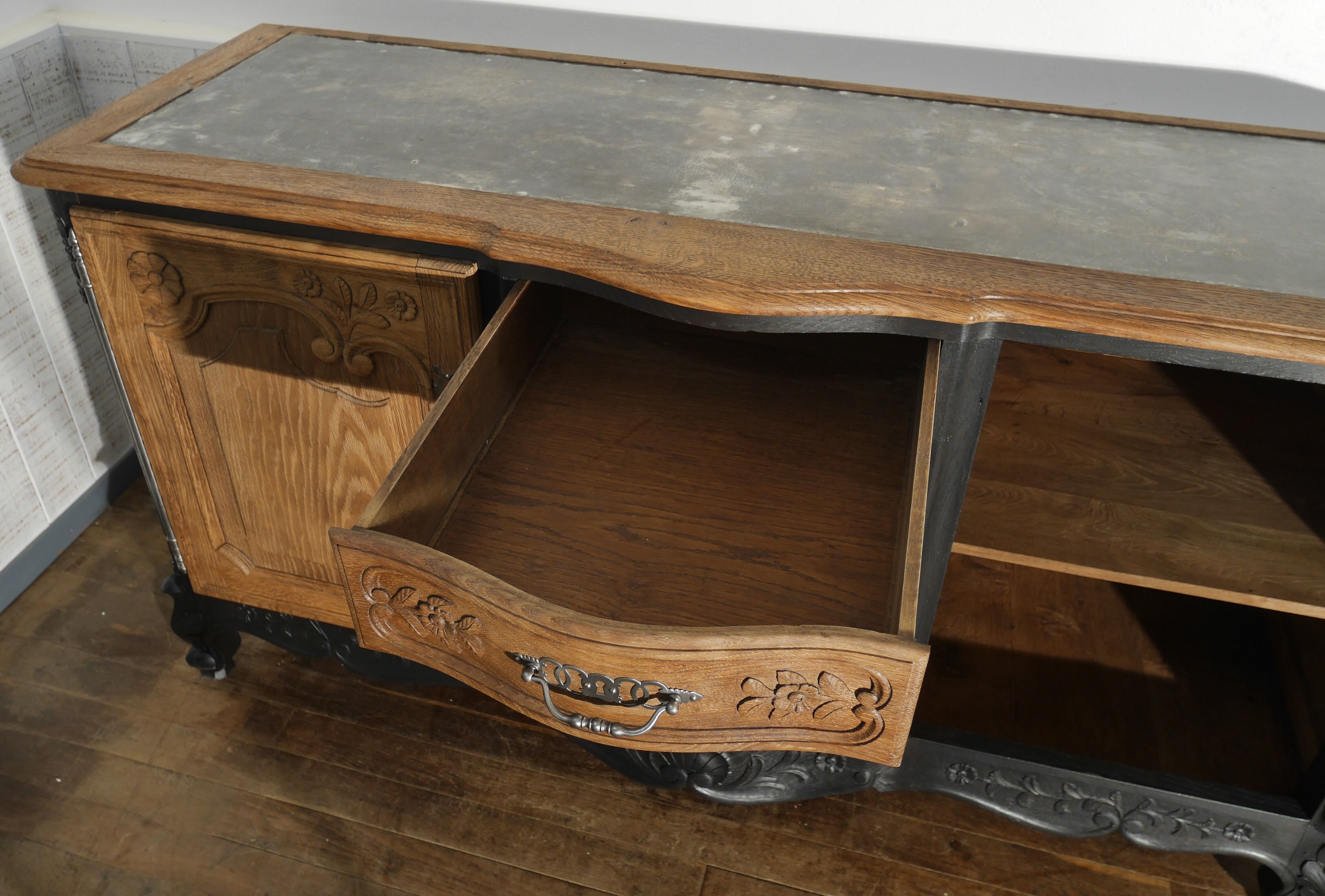 buffet in chene and metal patina black