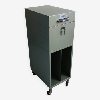 Industrial metal filing cabinet on casters Fidus