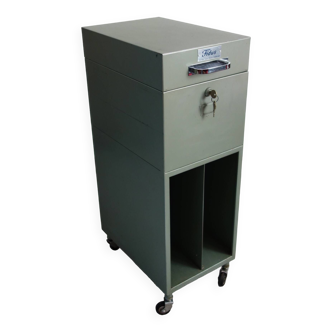 Industrial metal filing cabinet on casters Fidus