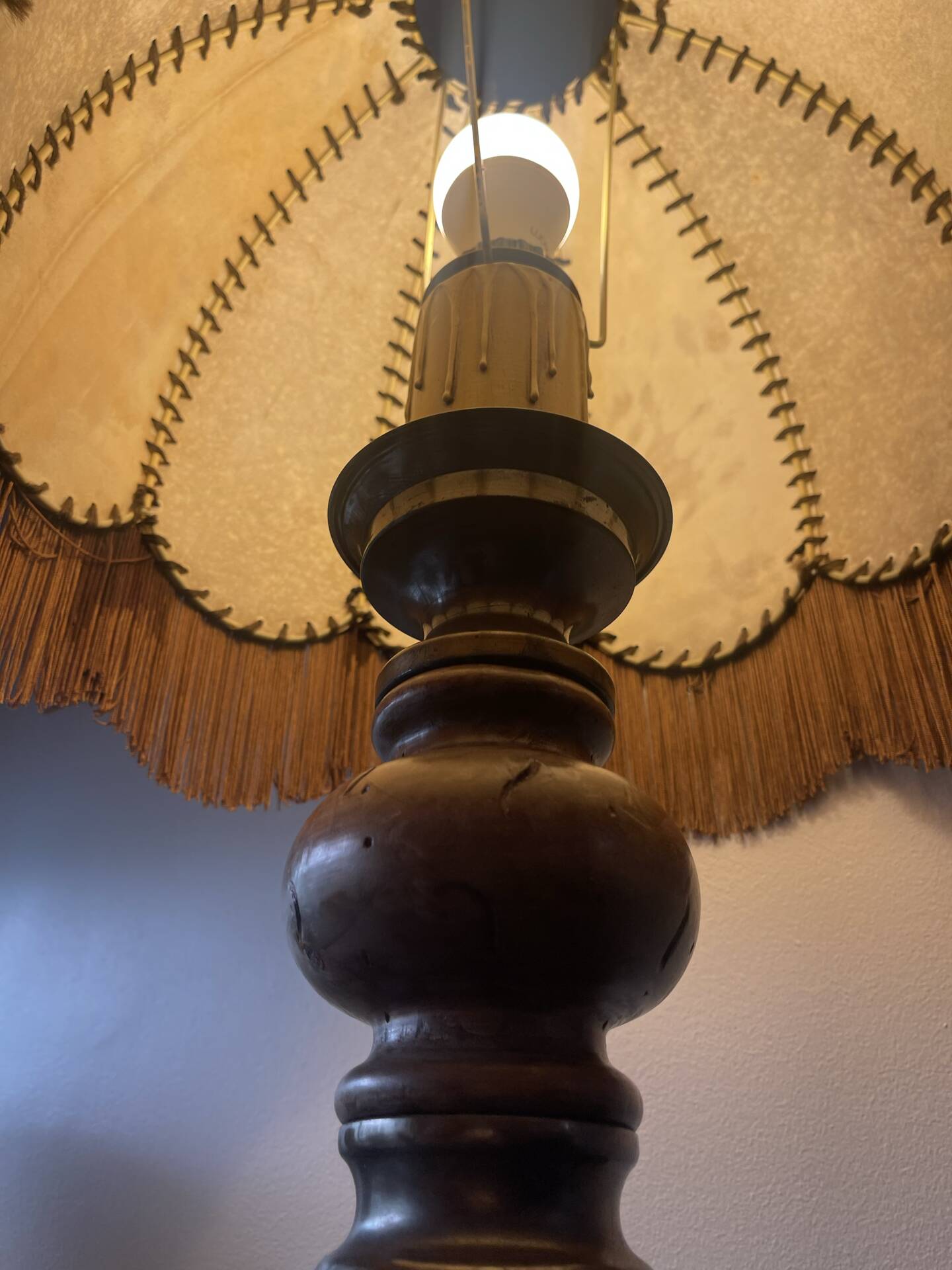 Vintage 80s wooden rustic lamp