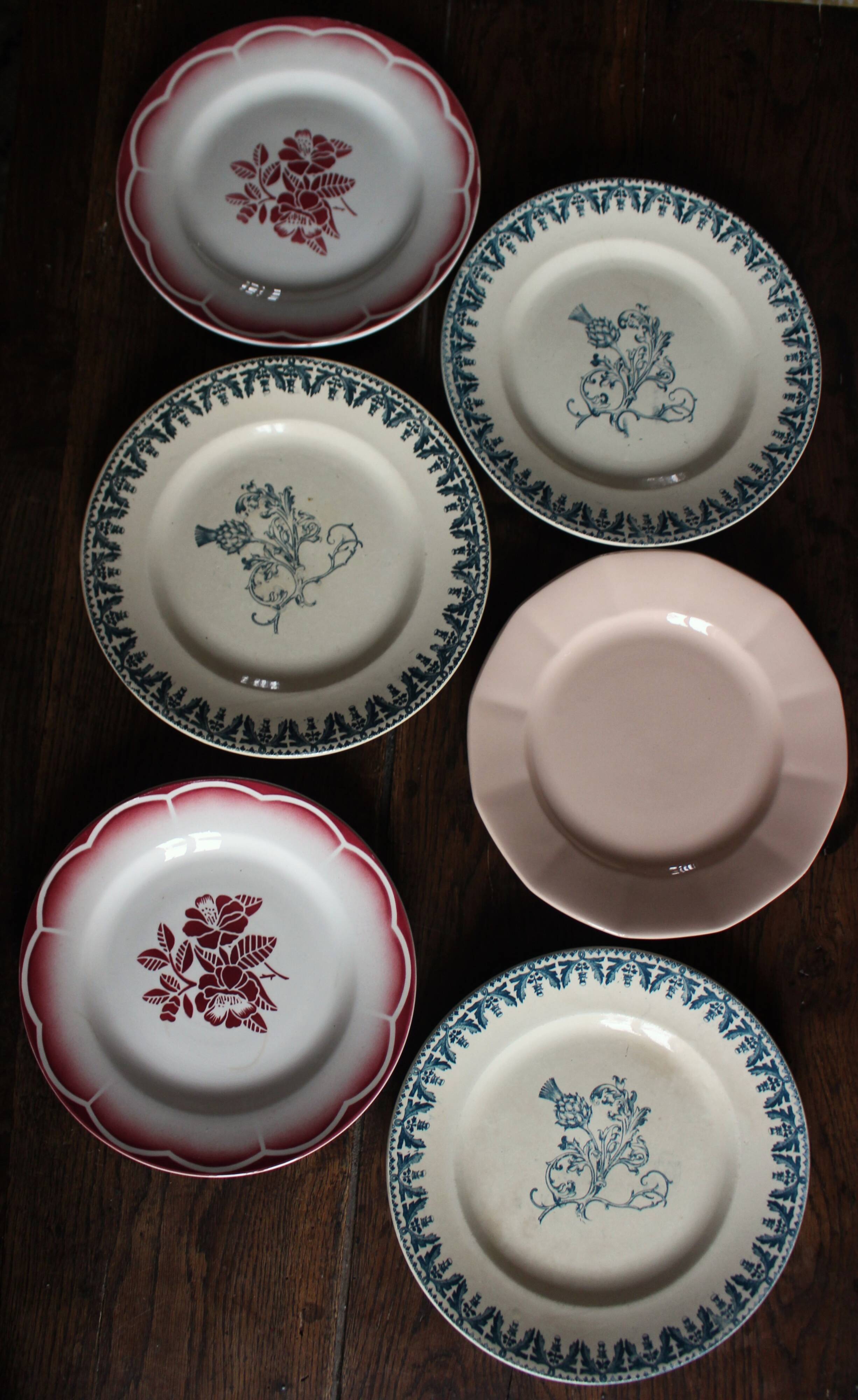 6 mismatched flat plates Terre de Fer Digoin Sarreguemines