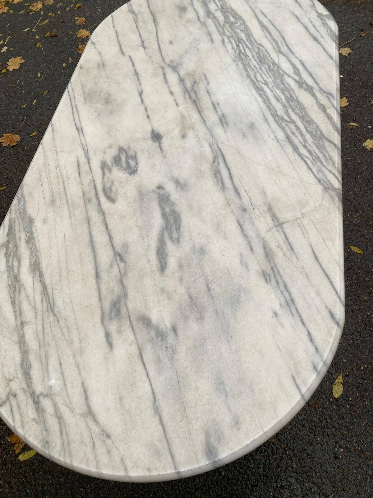 Table de bistrot marbre ovale et acier noire pétrole 4 couverts 140cm