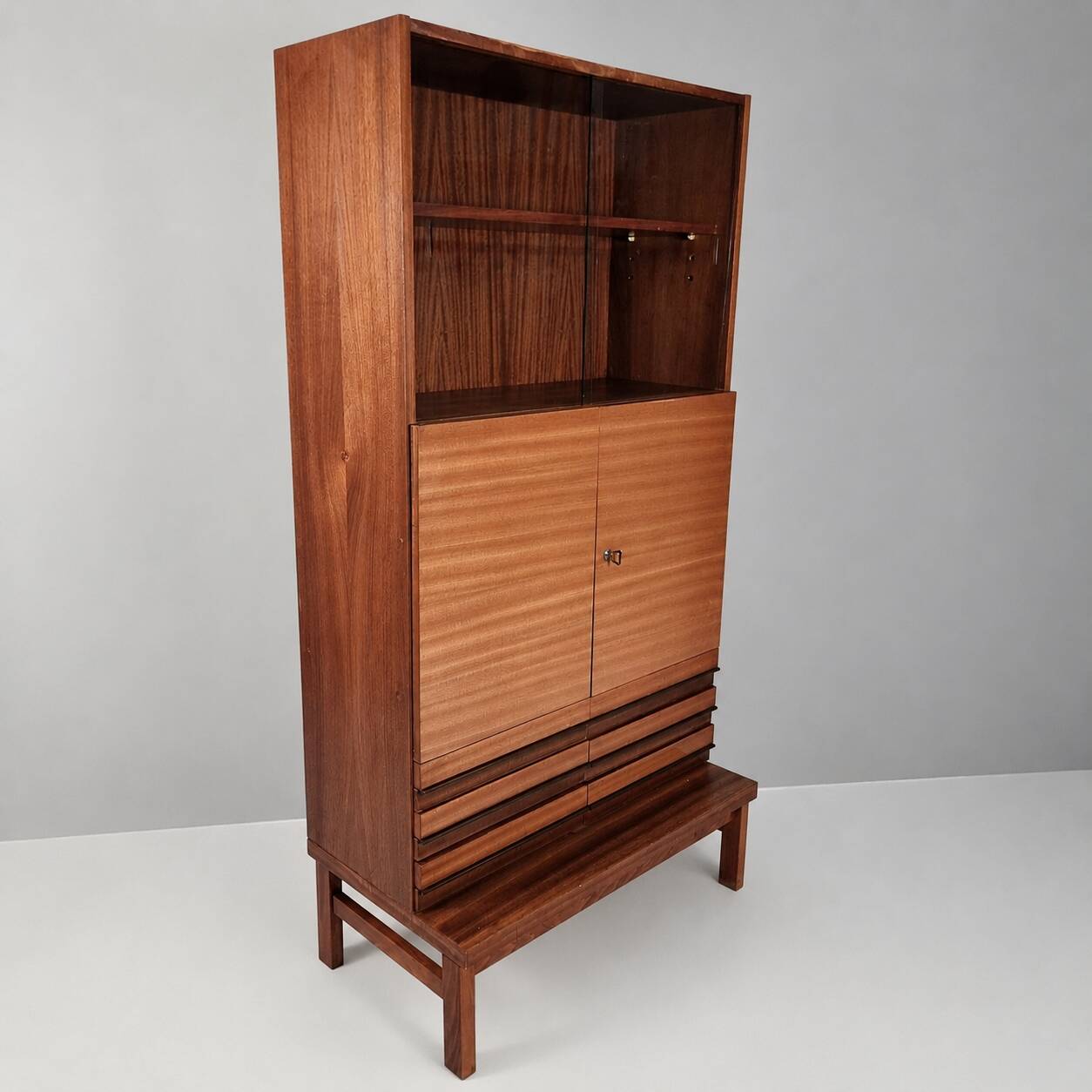 Vintage Bookcase in Beech, 1970s