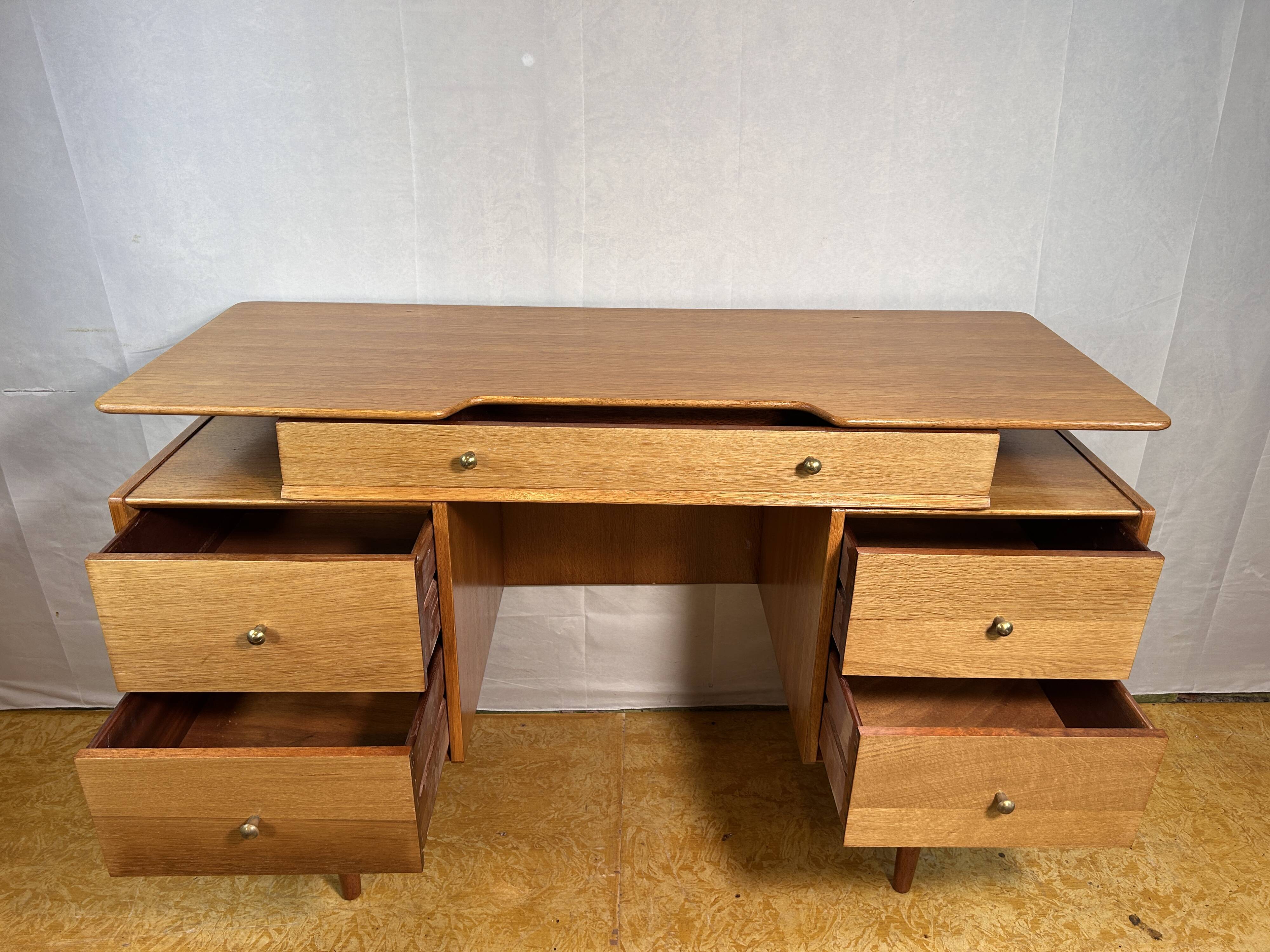 Early Mid-Century Retro Vintage Oak Desk by G Plan (E. Gomme) – Librenza Ra