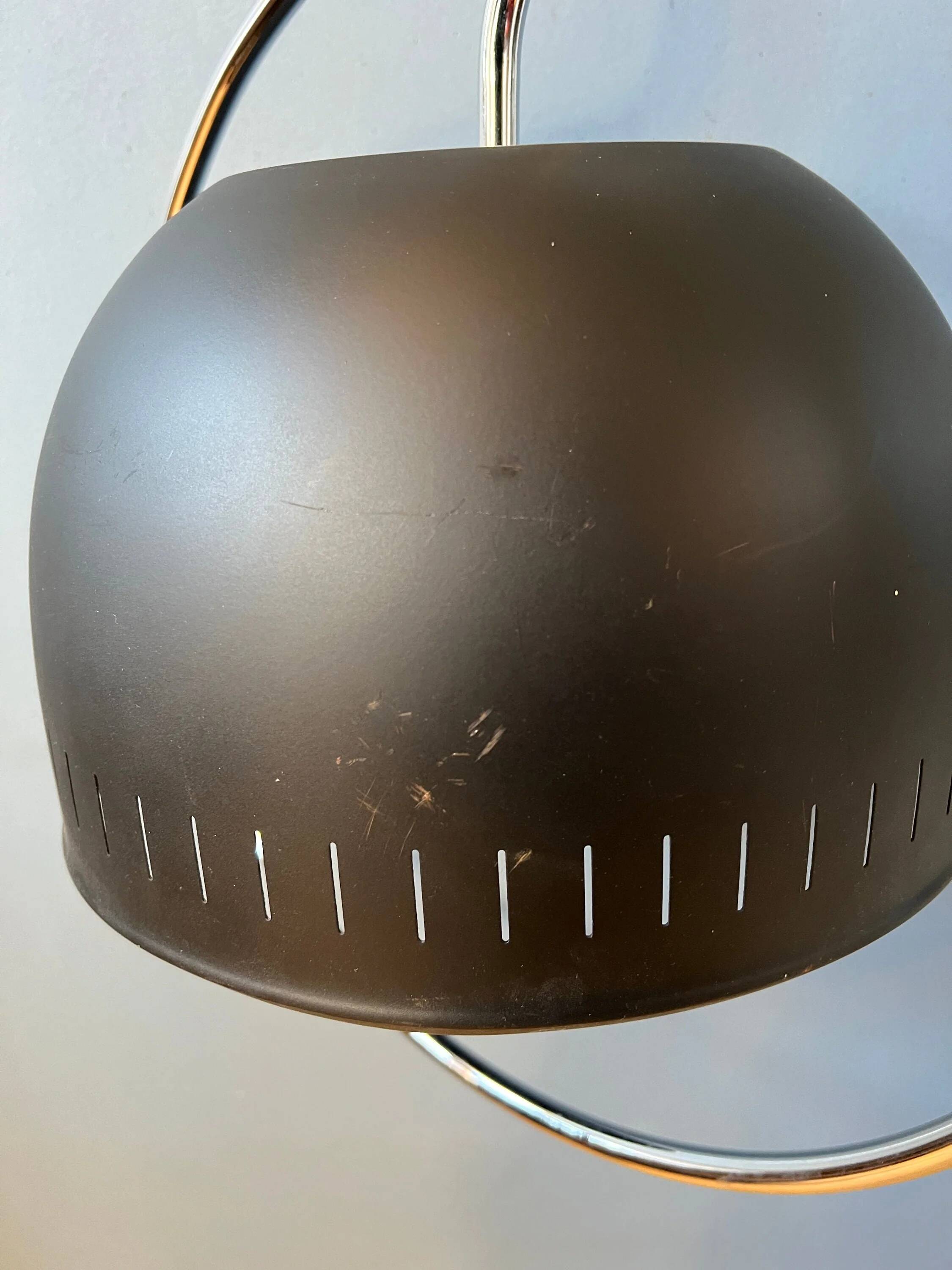 Suspension Space Age Dijkstra with a chrome structure and black metal lampshade.