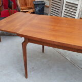 Table d'inspiration scandinave