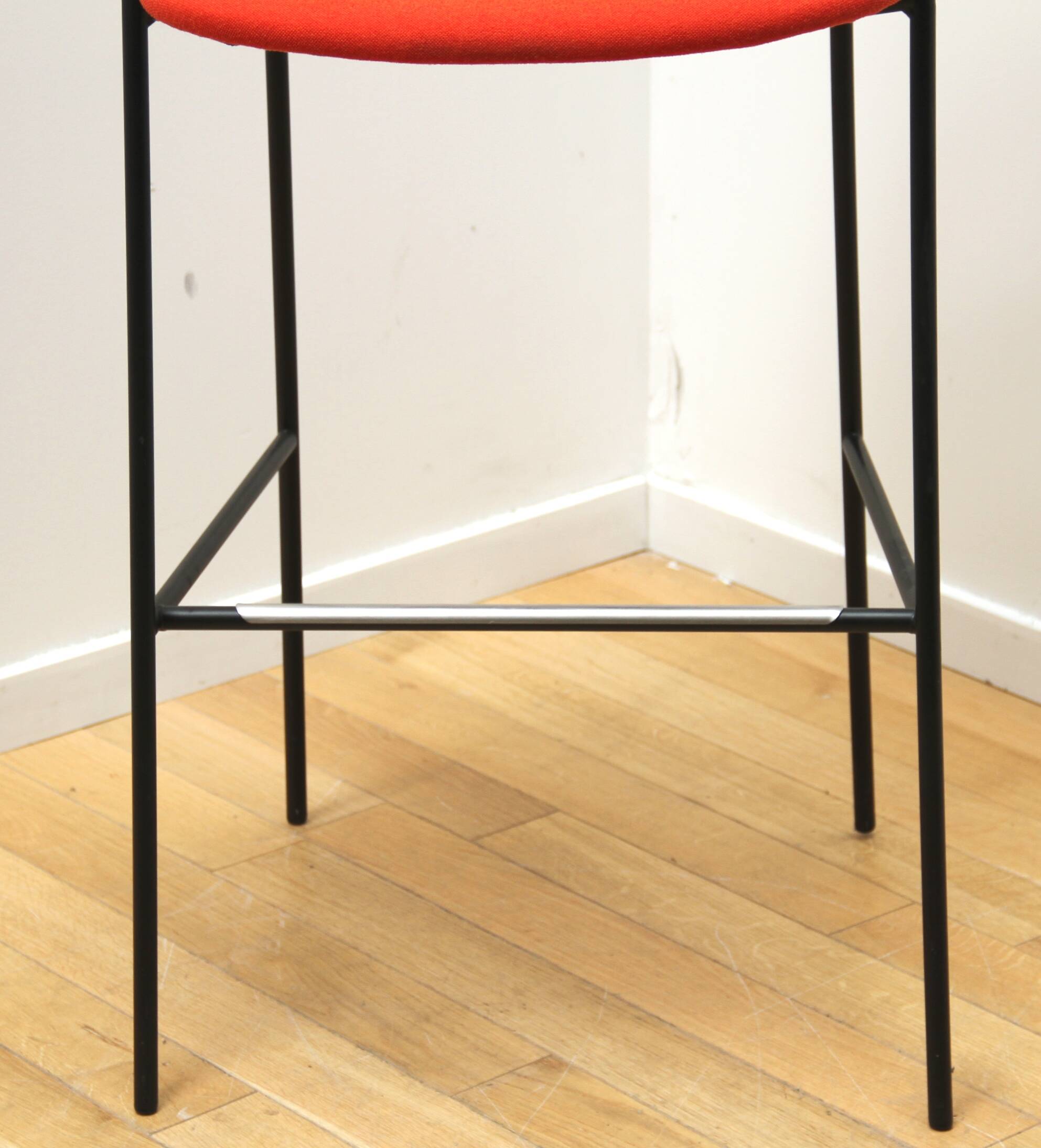 Rika high stool, Armet