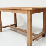 Dining table for 6 people – square feet