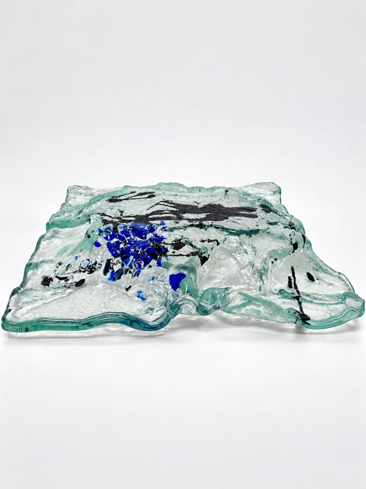 Grand centre de table en verre fusionné – pièce sculpturale abstraite