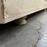 Huge store counter at the beginning of the 20th century