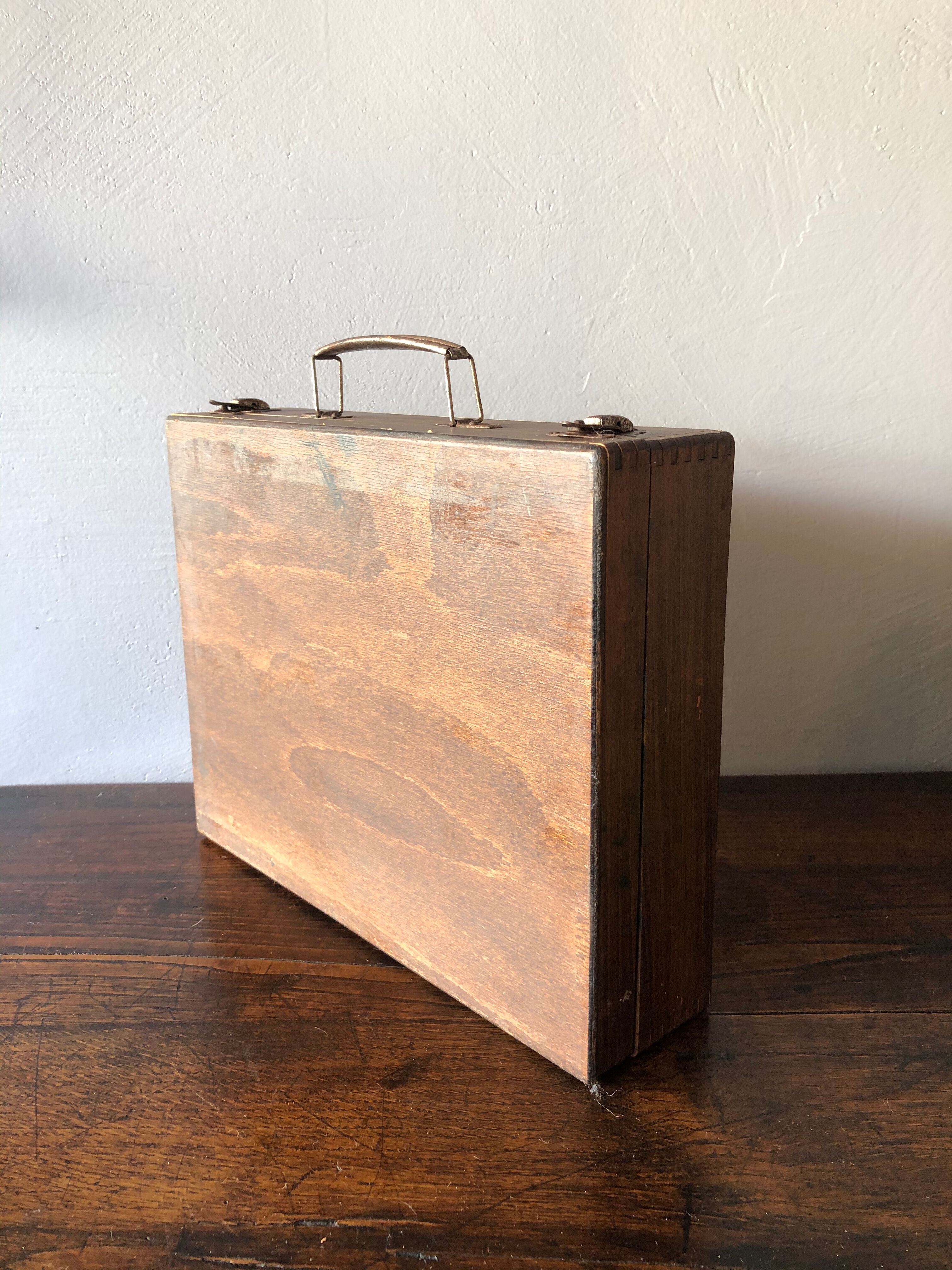 Old painter's case