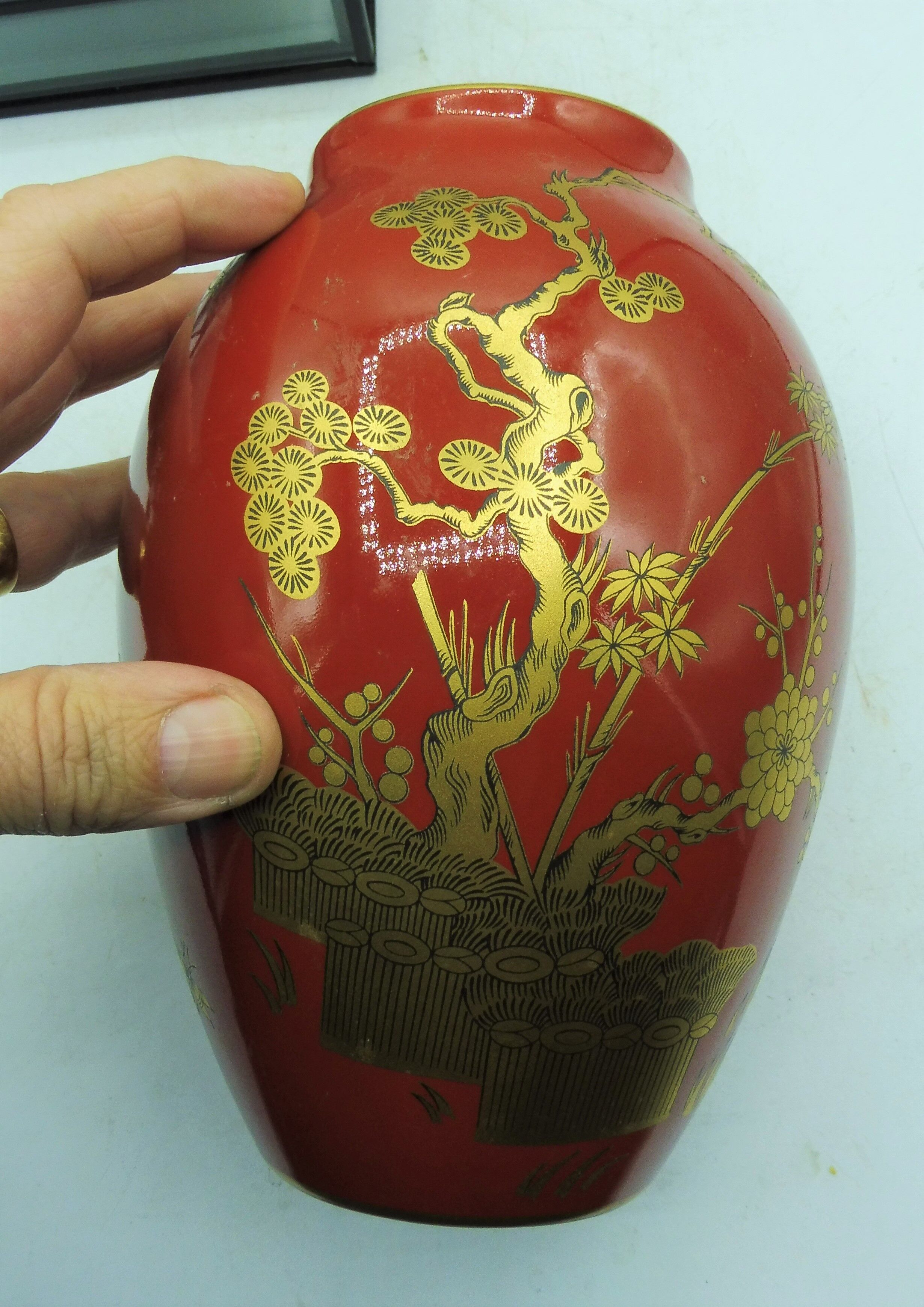 Porcelain vase of Limoges Bernardaud model Seoul