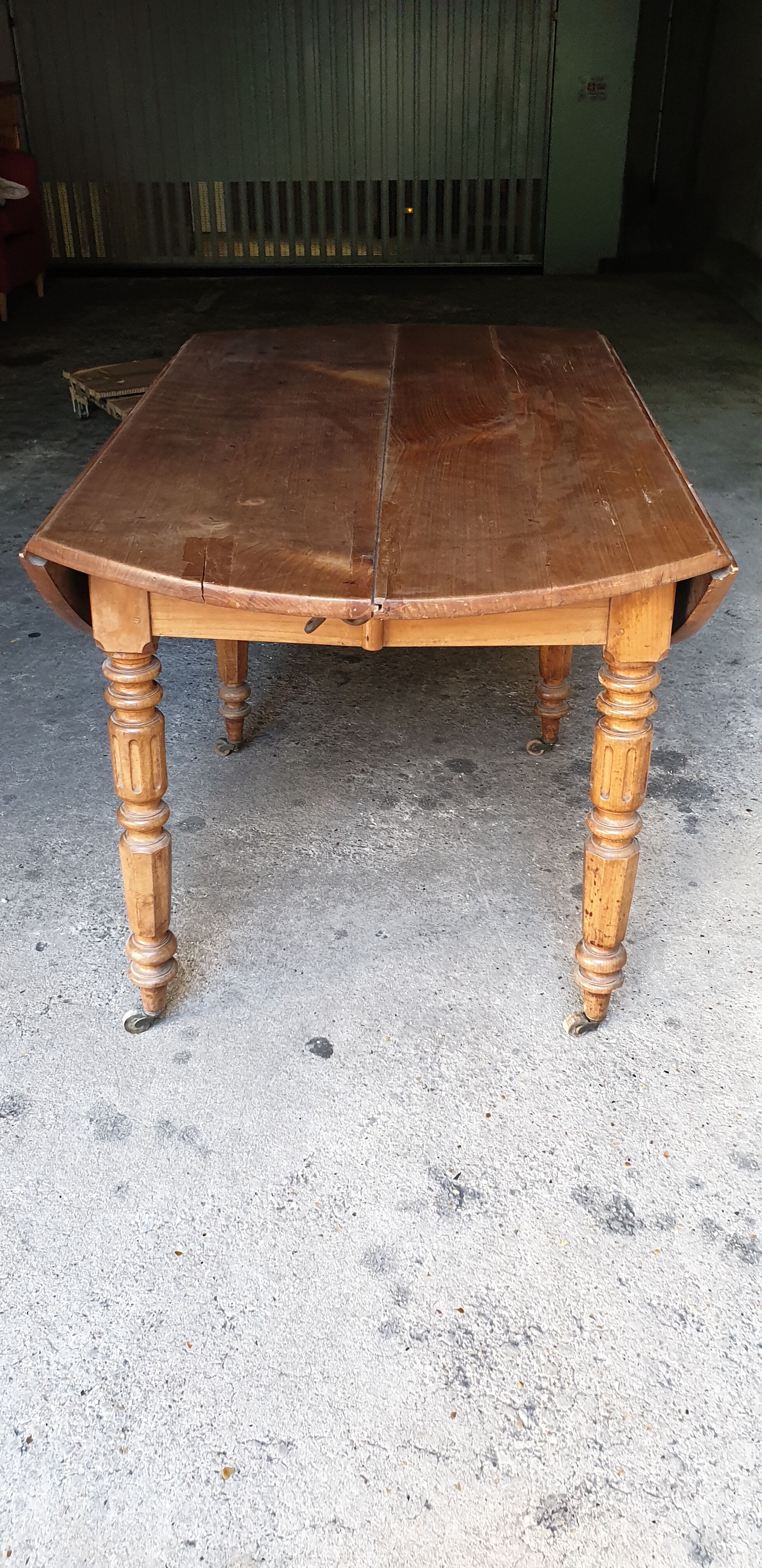 Table louis Philippe  merisier massif