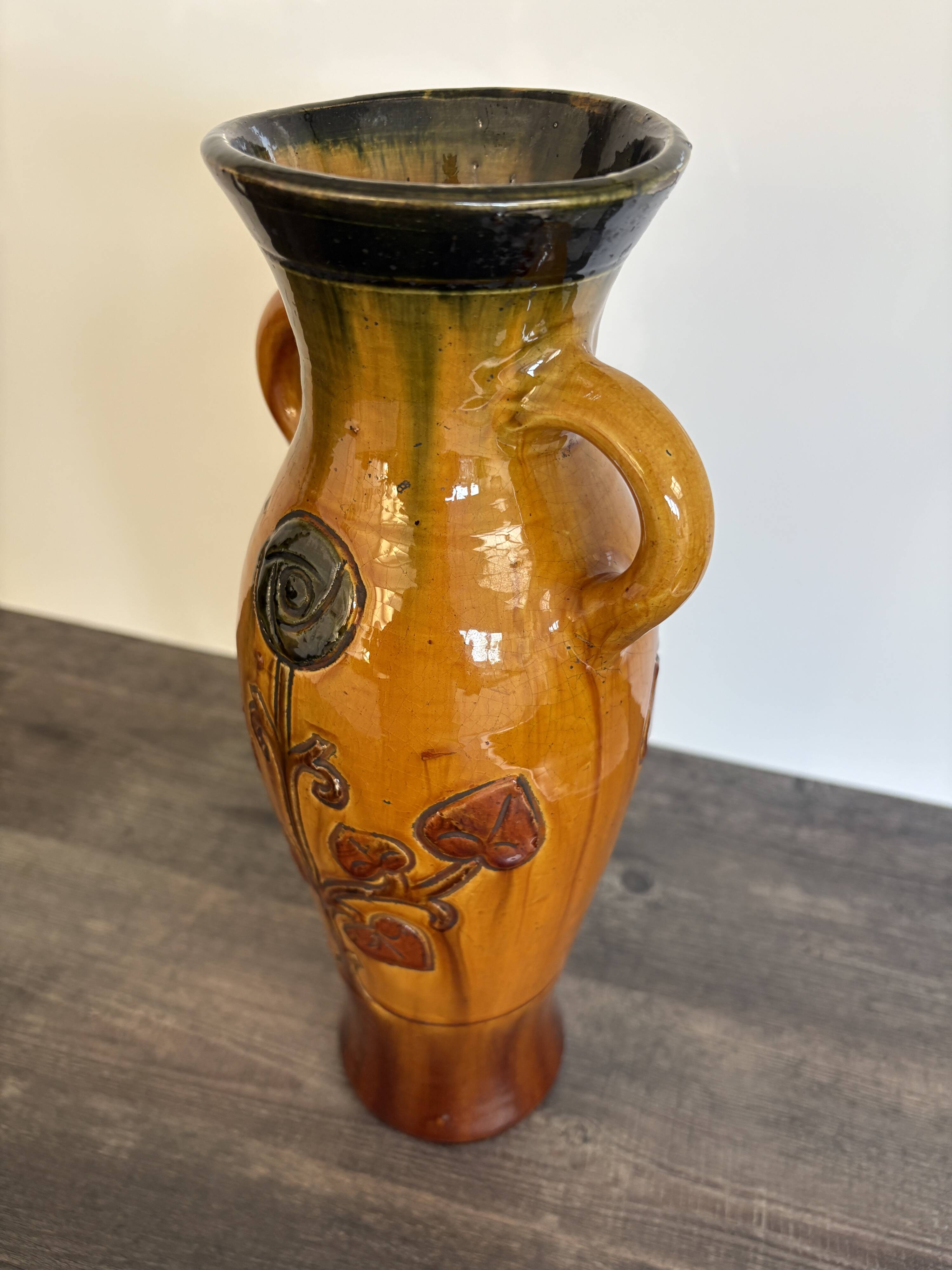 Art Nouveau vase in Flemish pottery