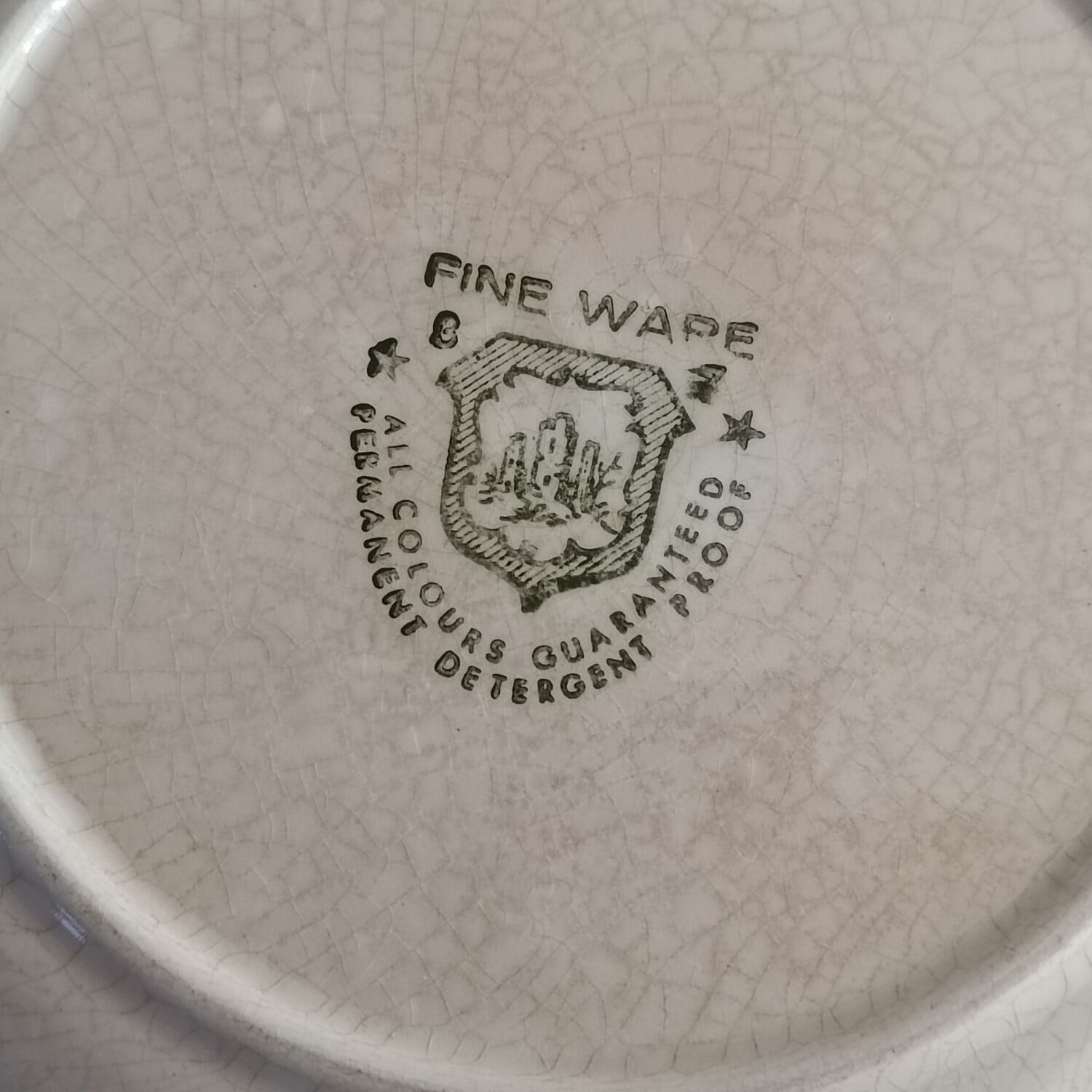 4 plates in English earthenware