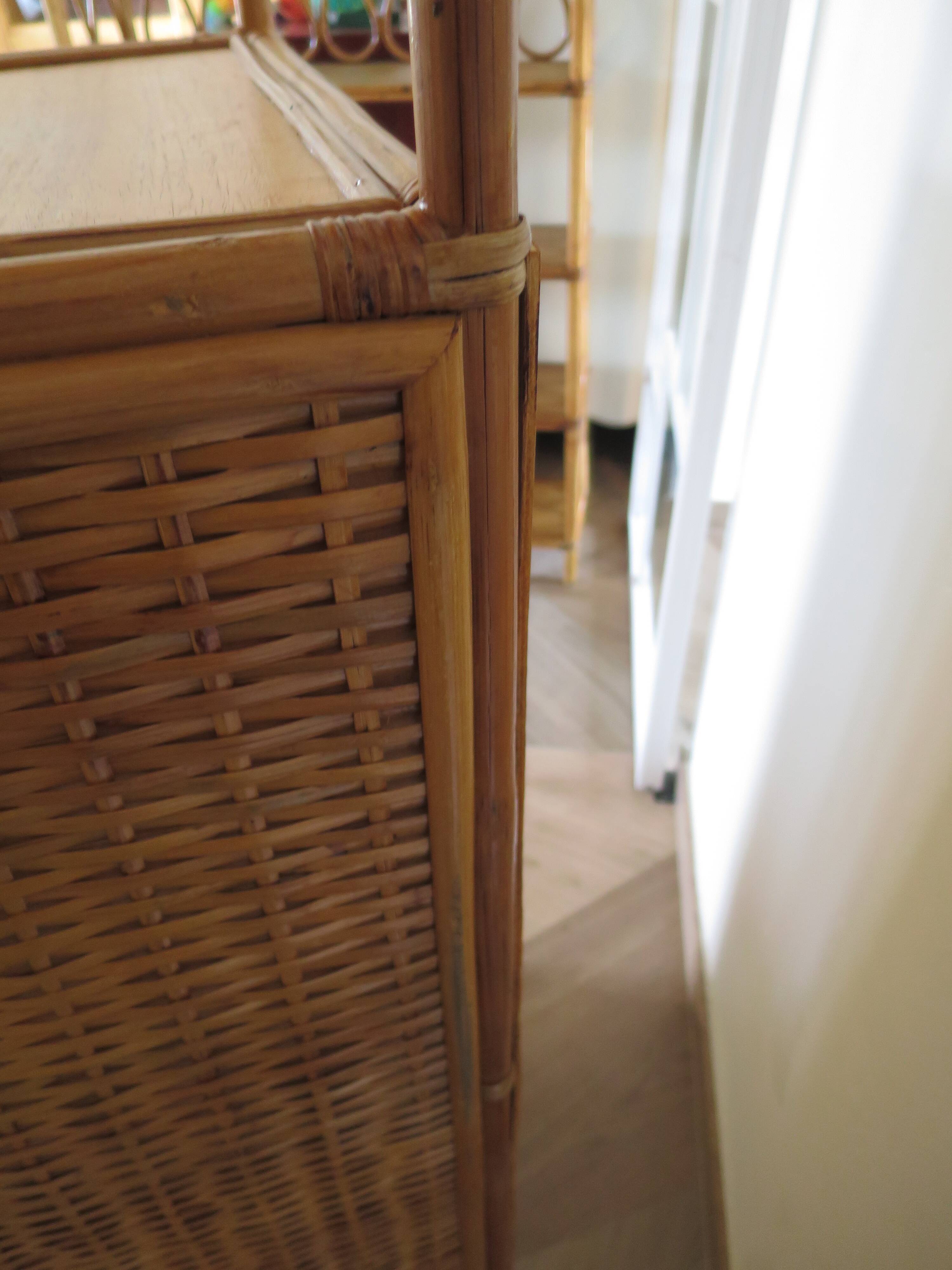 Storage column, wooden bookshelf and woven rattan.