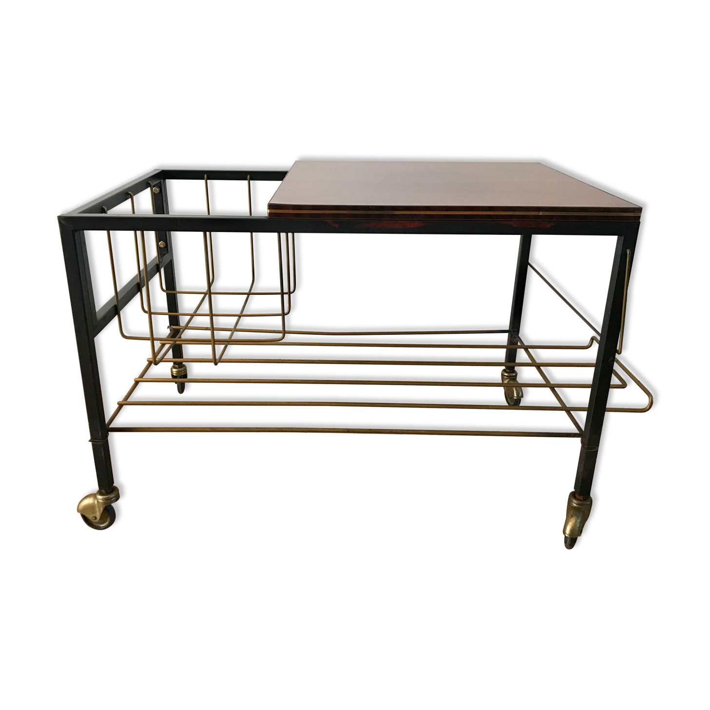 Range-vinyl service in formica and brass 70s