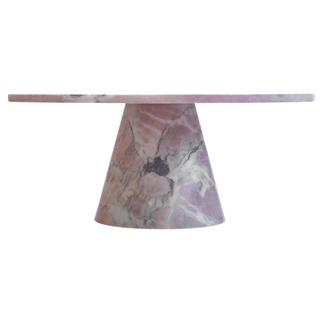 Table basse en cône de marbre rose  unique en son genre