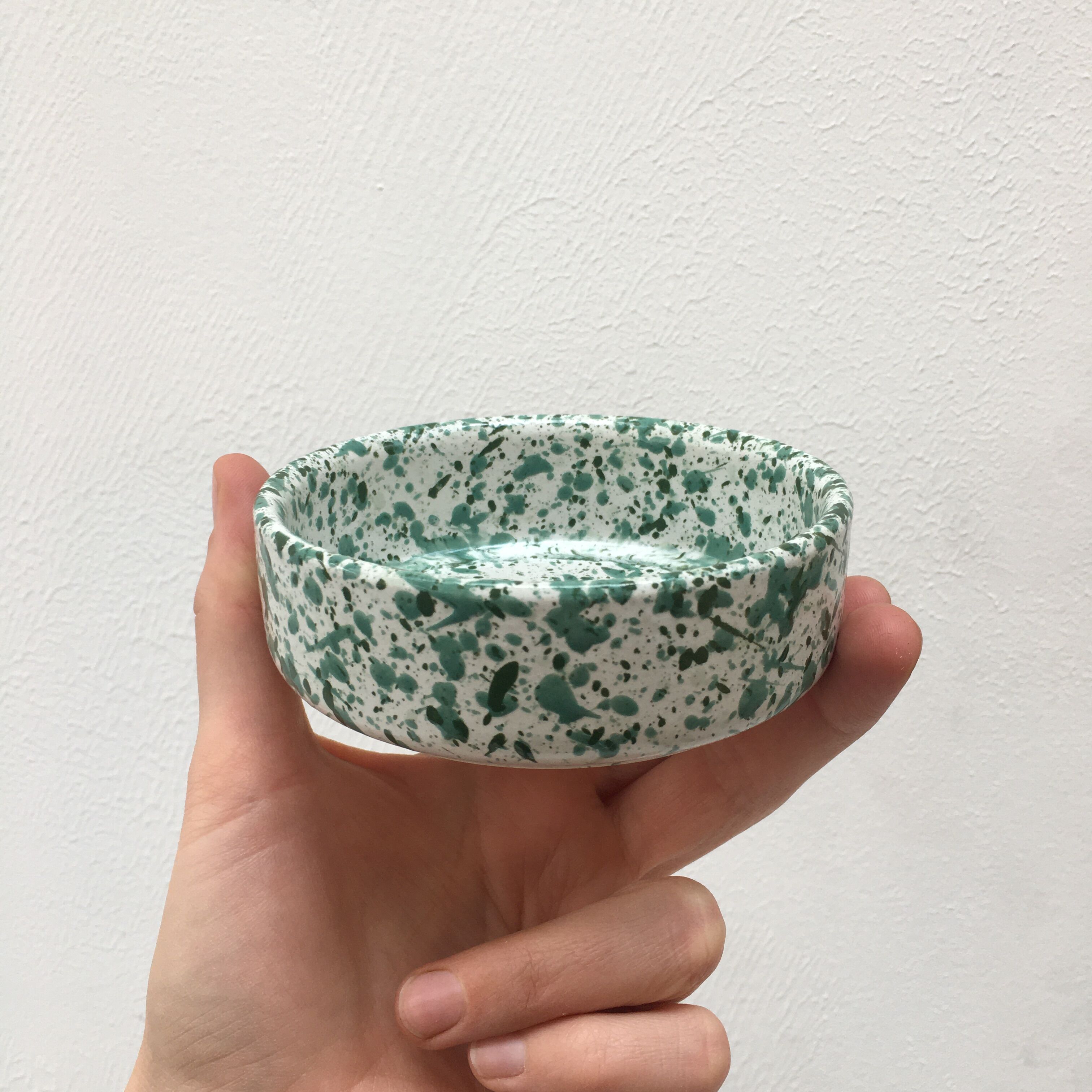 Set of two cups in speckled ceramic handmade