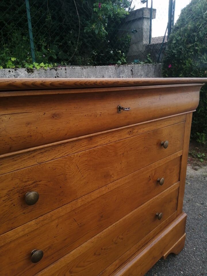 Louis Philippe dresser