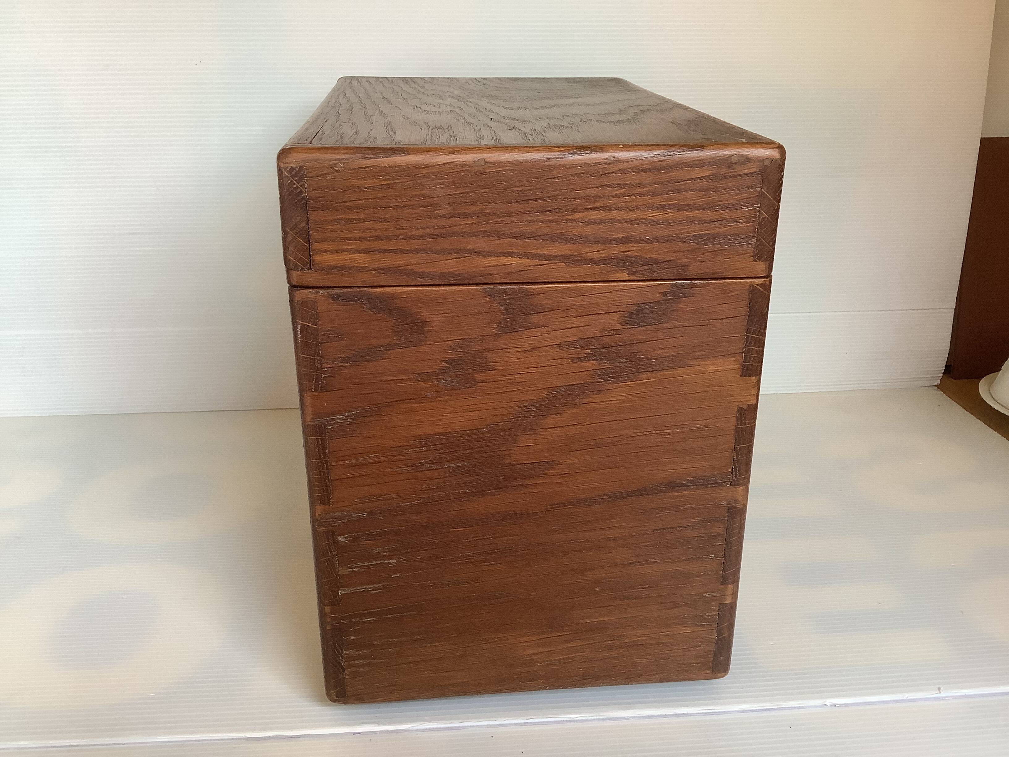 Cheney England dovetail wooden box