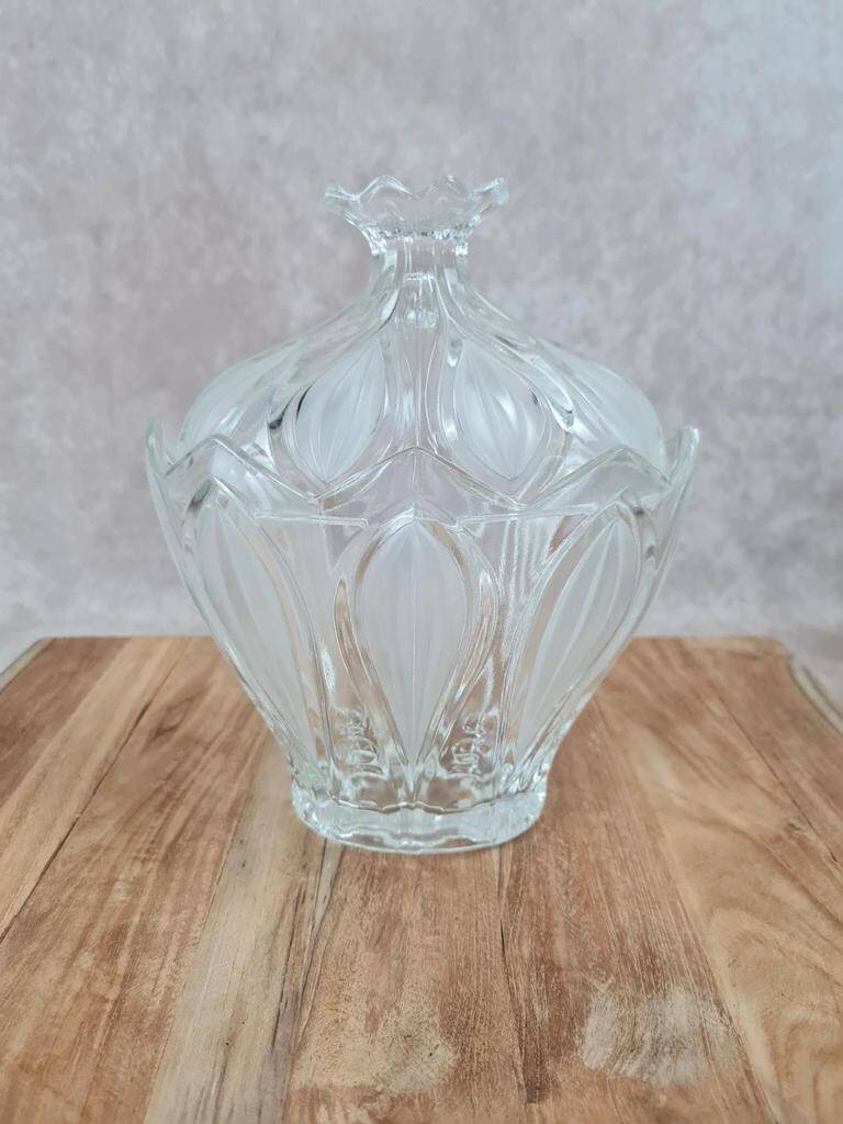 Vintage frosted glass bonbonnière – floral decoration