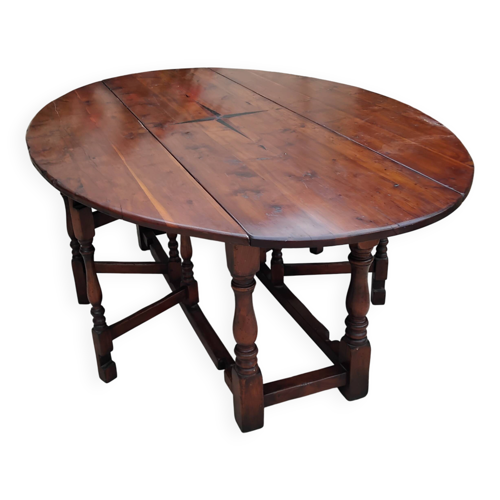 Antique large Gateleg table from the 16th century, oak with marquetry of a rose of the winds.