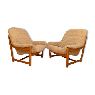 Une paire de fauteuils Tchécoslovaquie années 1970