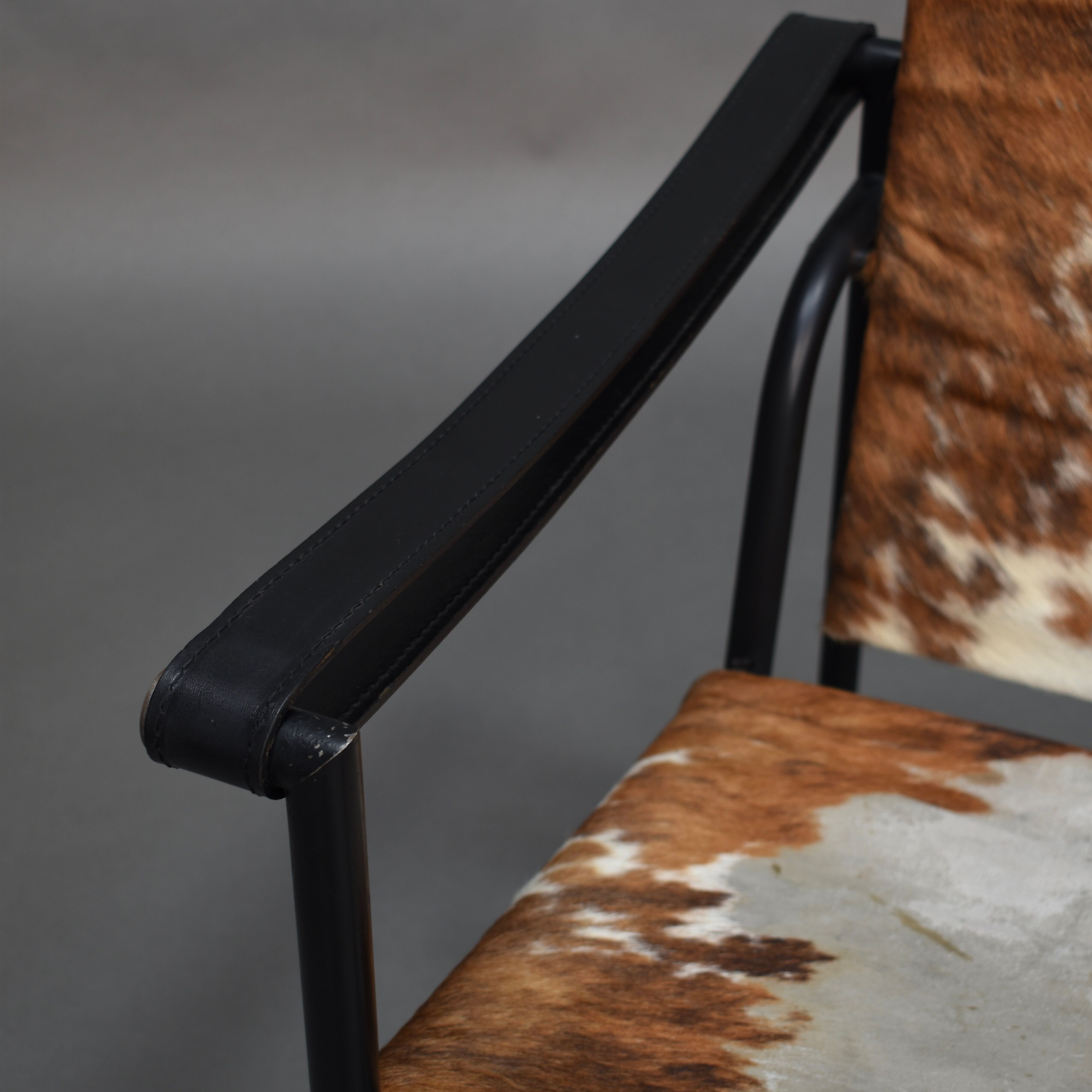 LC1 armchair by Le Corbusier and Charlotte Perriand for Cassina