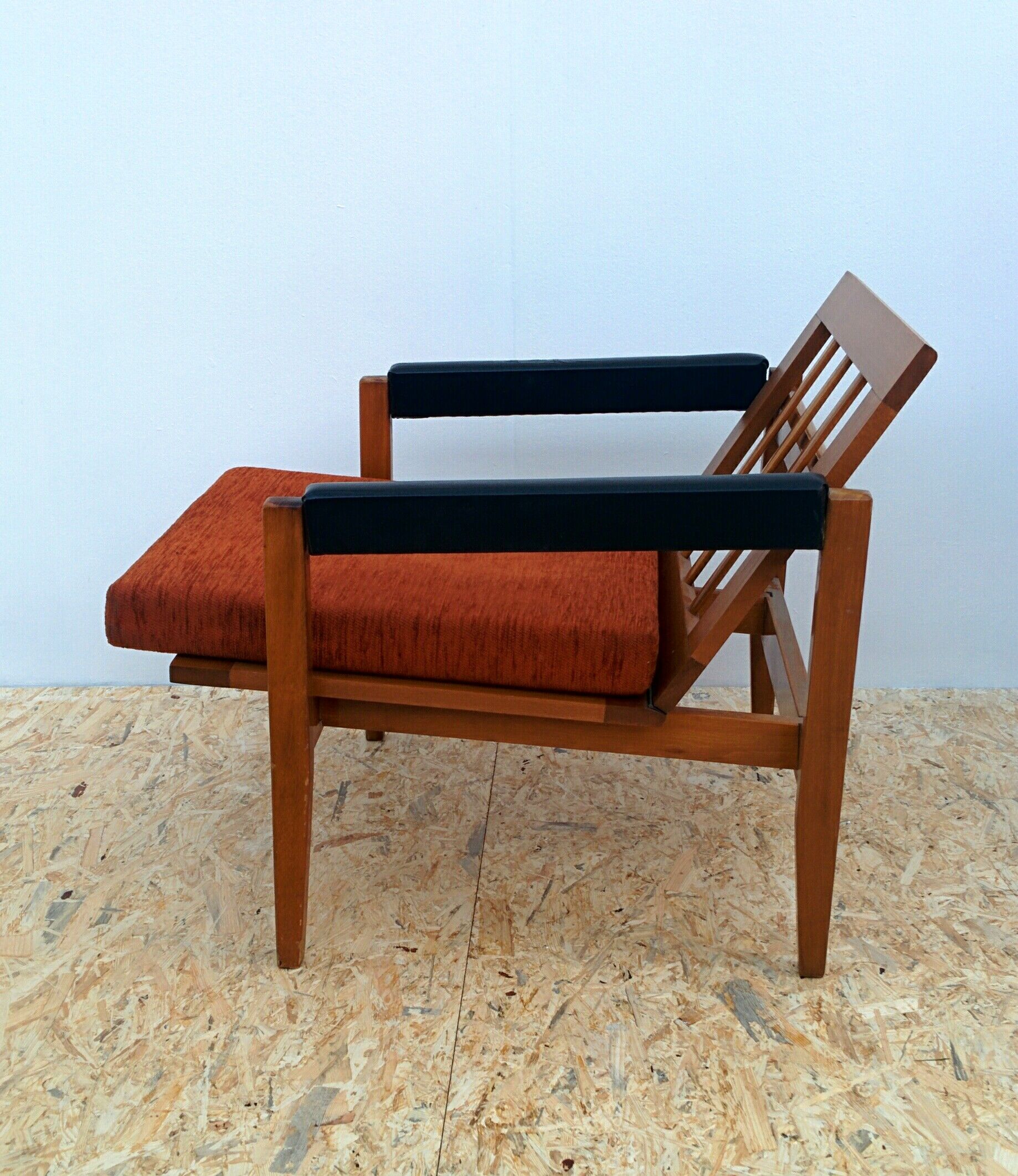 Fauteuil vintage à barreaux
