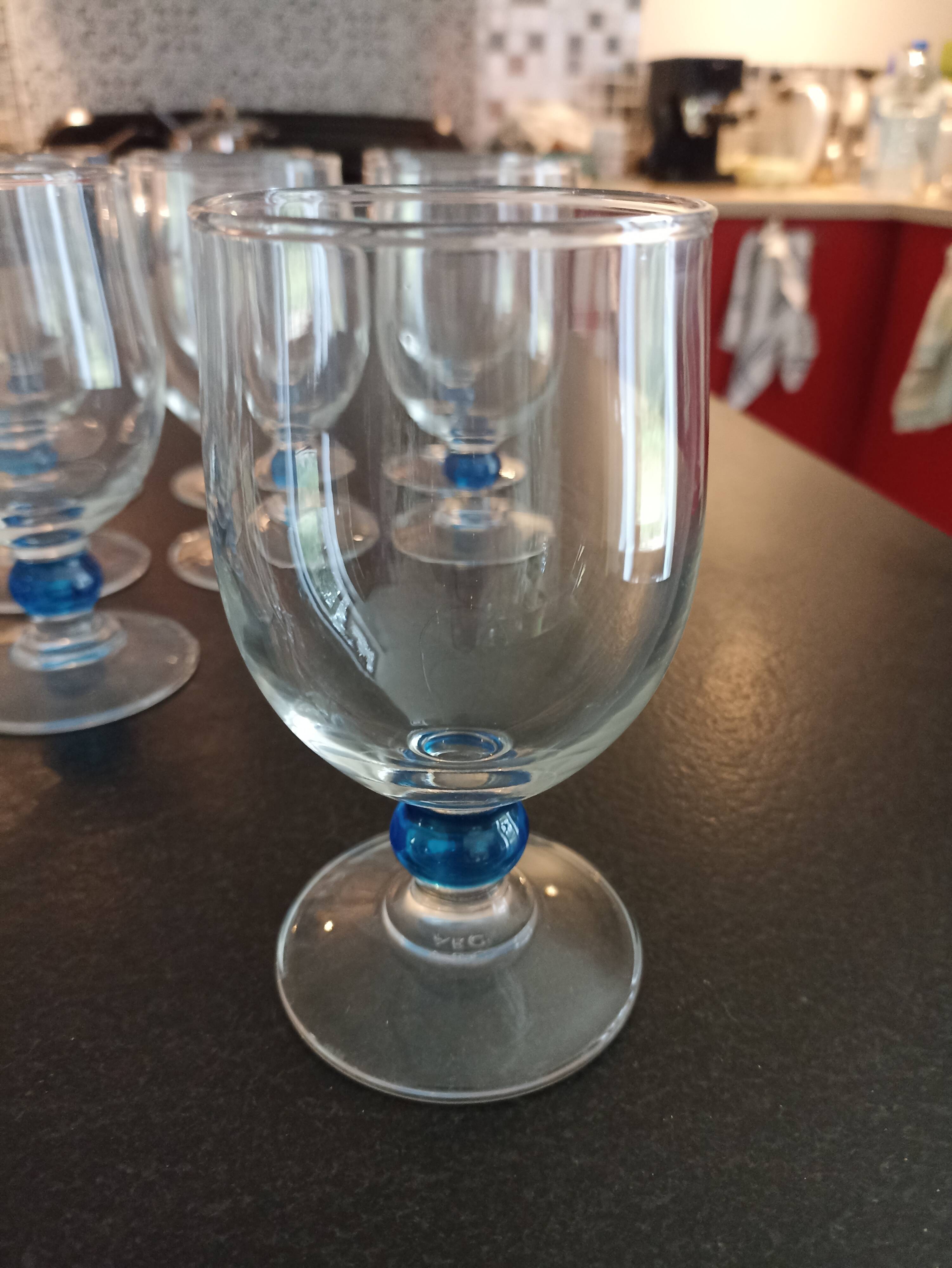 Set of 14 Arc wine glasses