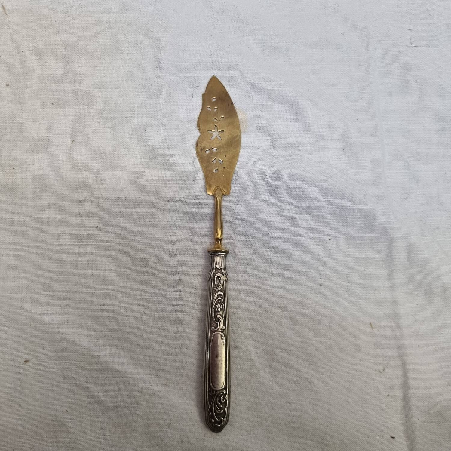 Silver serving cutlery for petits fours