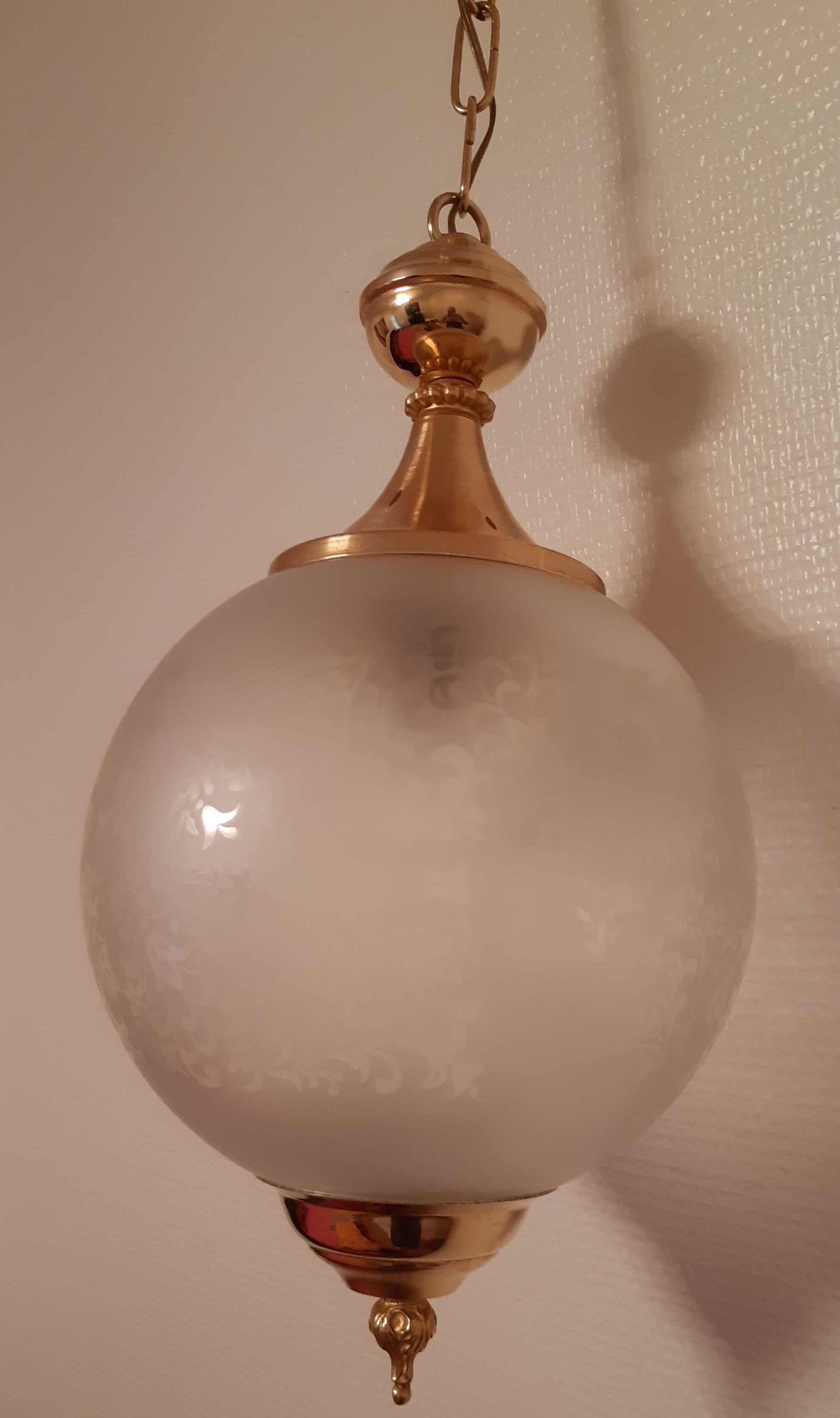 1900-style glass and brass suspension
