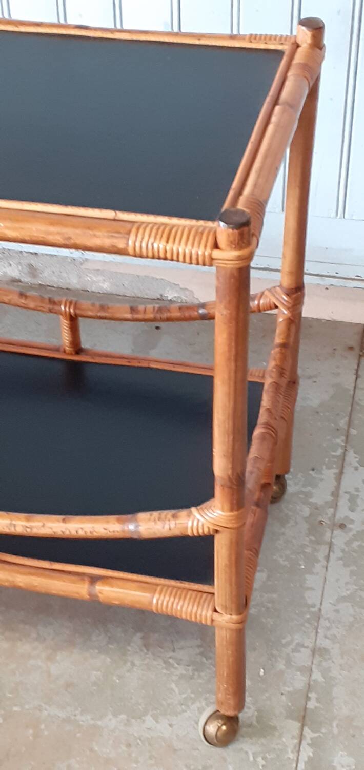 Bamboo rolling table.