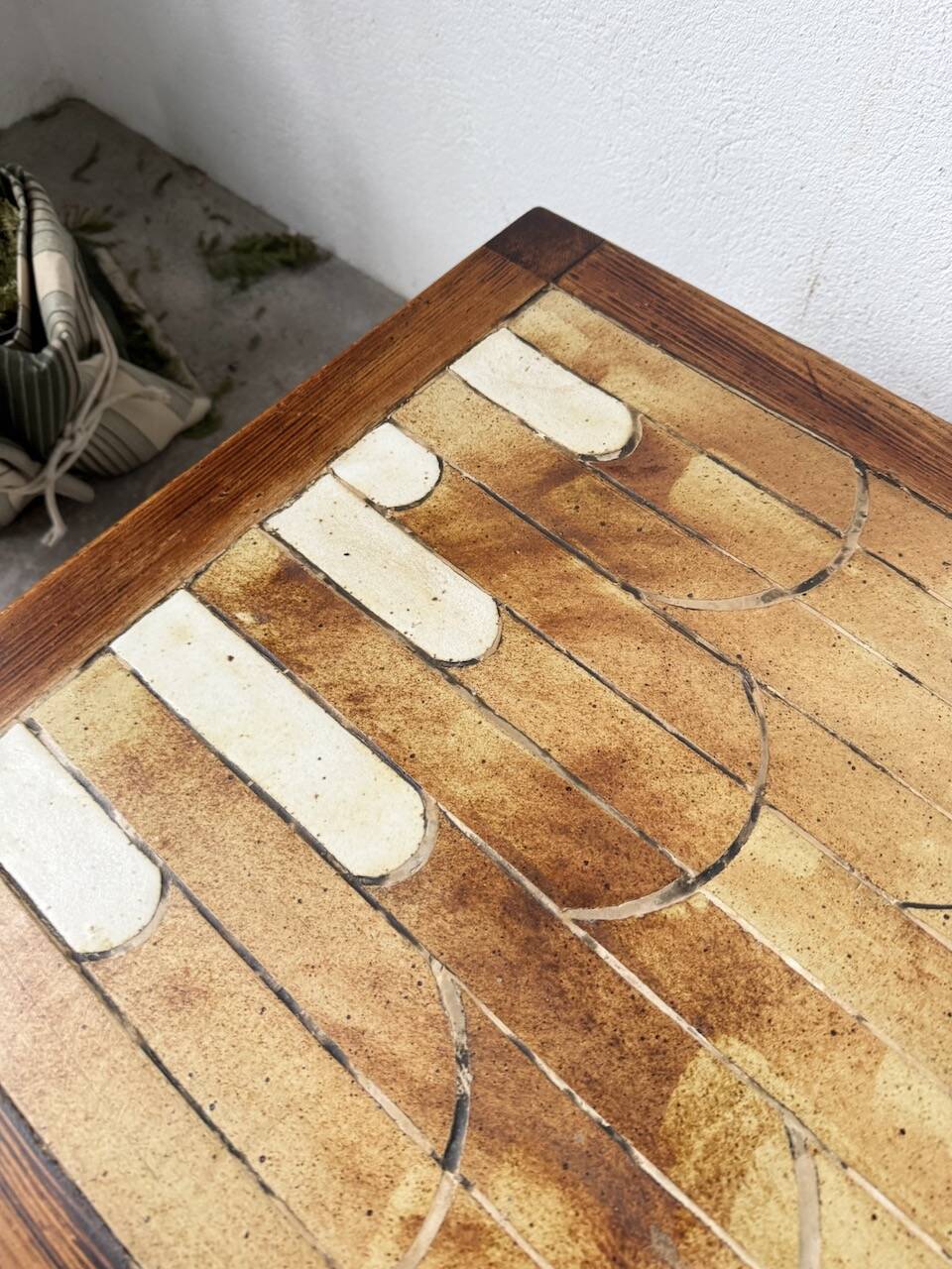 Dyem ceramic coffee table