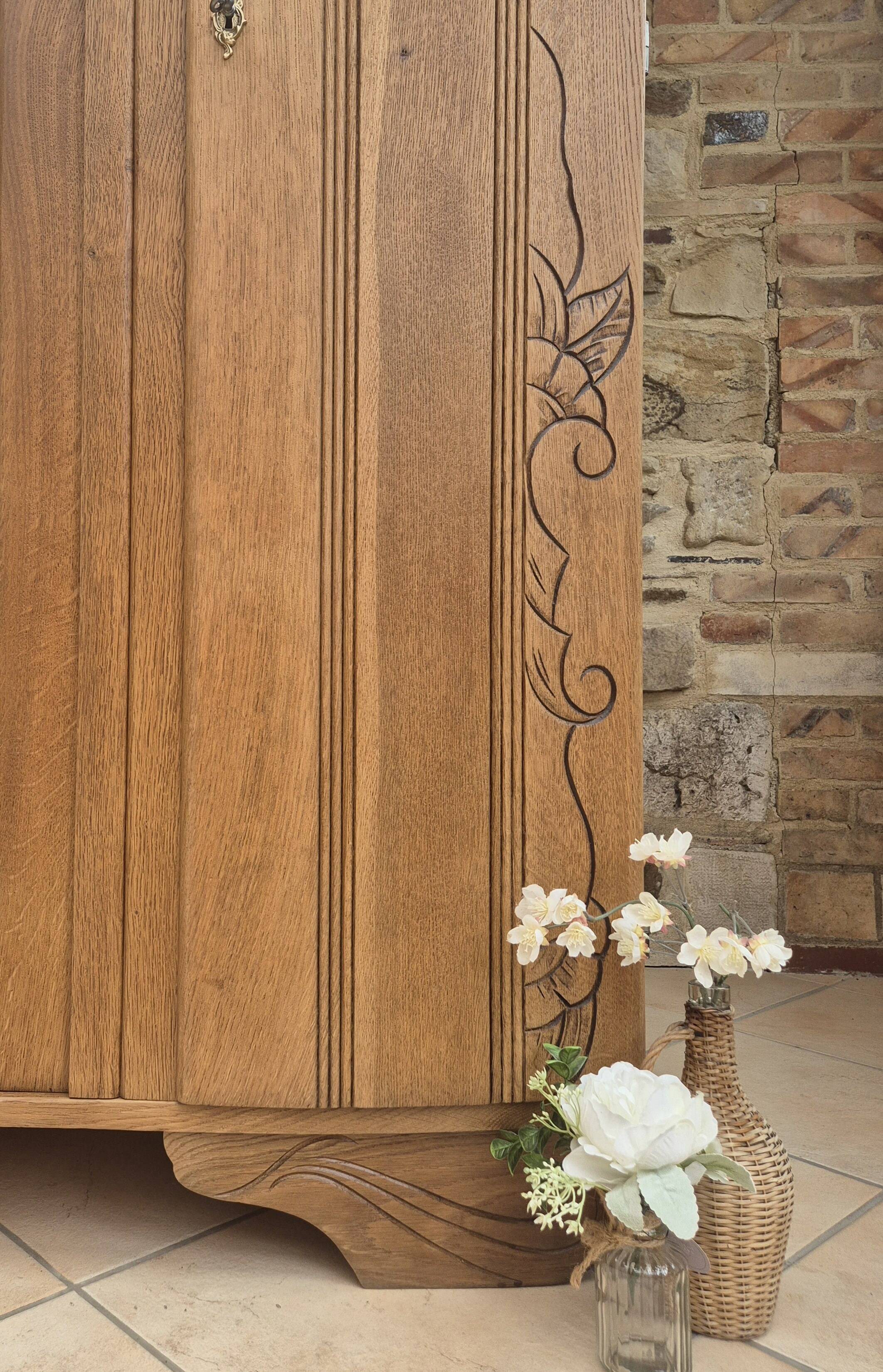 Art Deco cabinet
