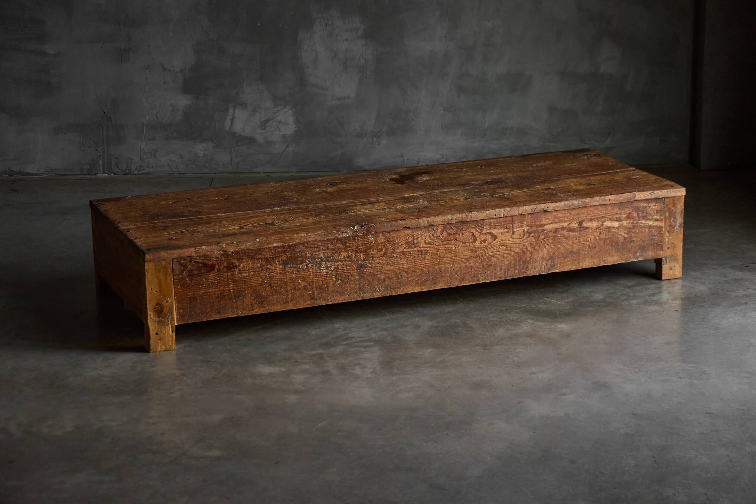 Table basse rustique vernaculaire, France, 20e siècle