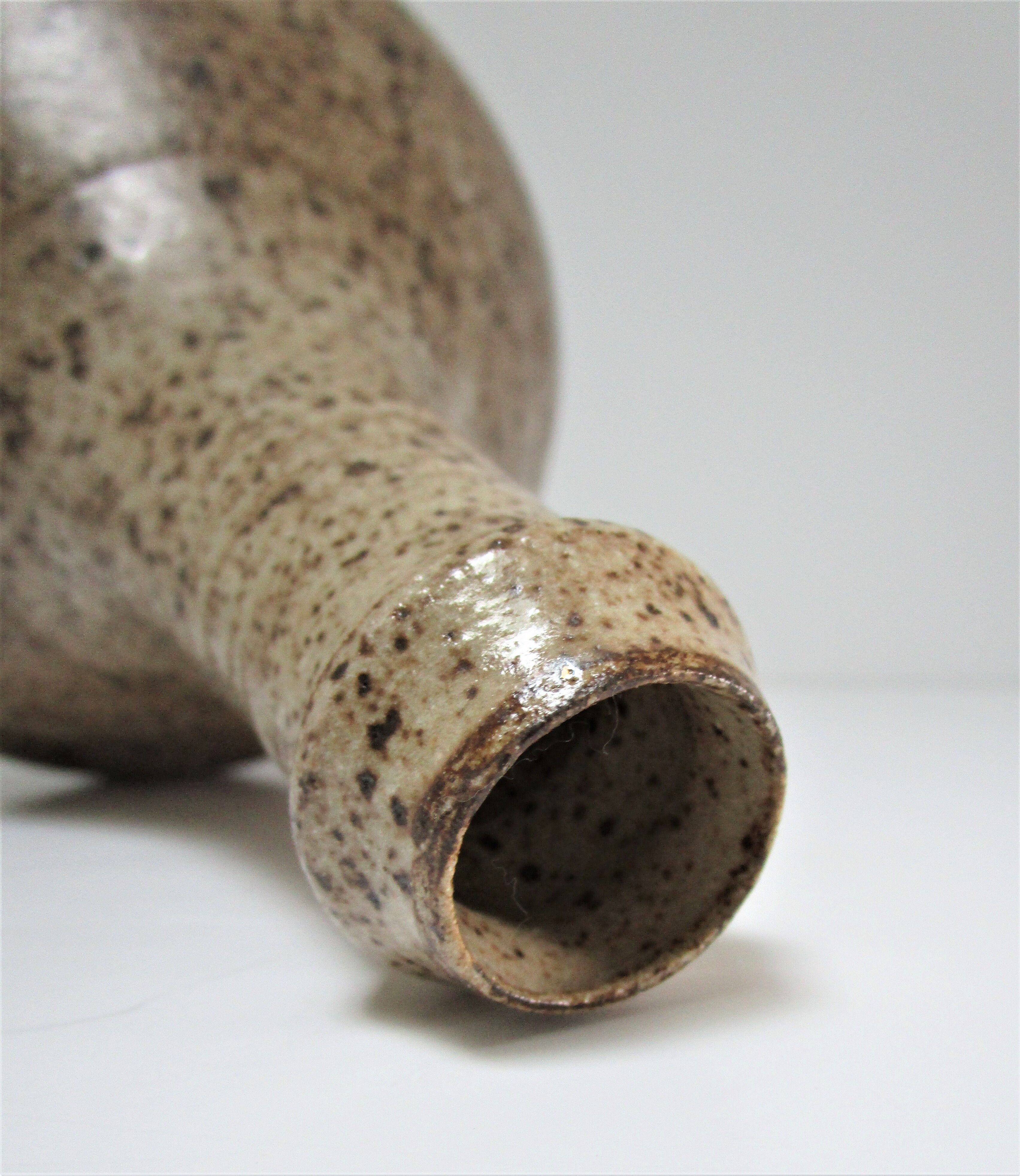 vase soliflore pansu sandstone pyrité signed