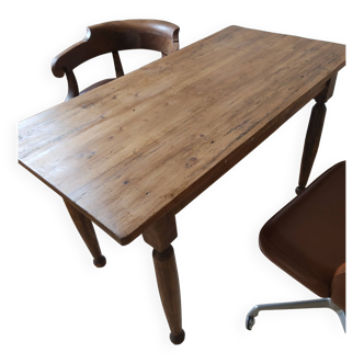 table étroite