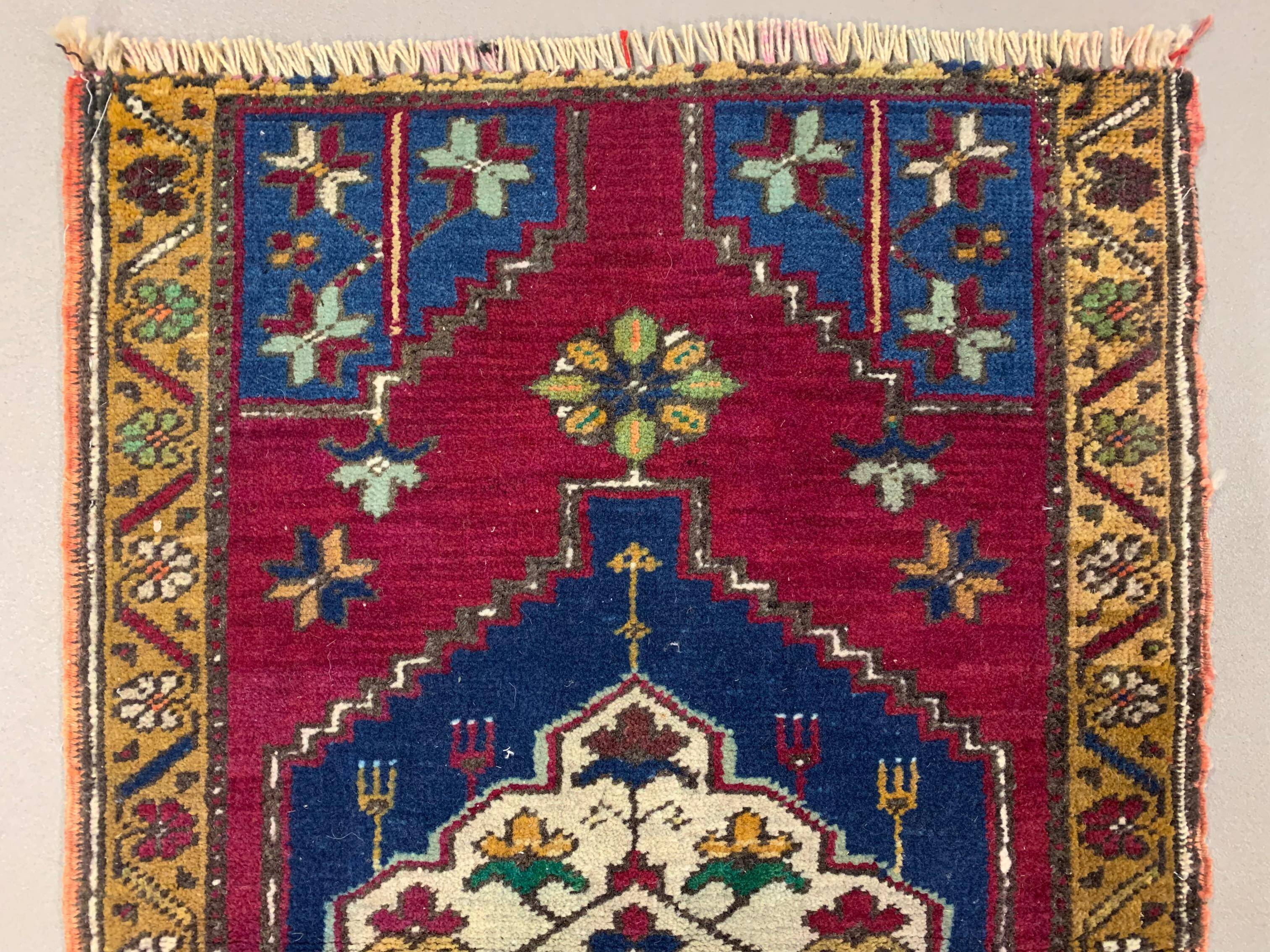 Small Vintage Turkish Rug 92x55 cm, Short Runner, Tribal, Shabby, Mini Carpet