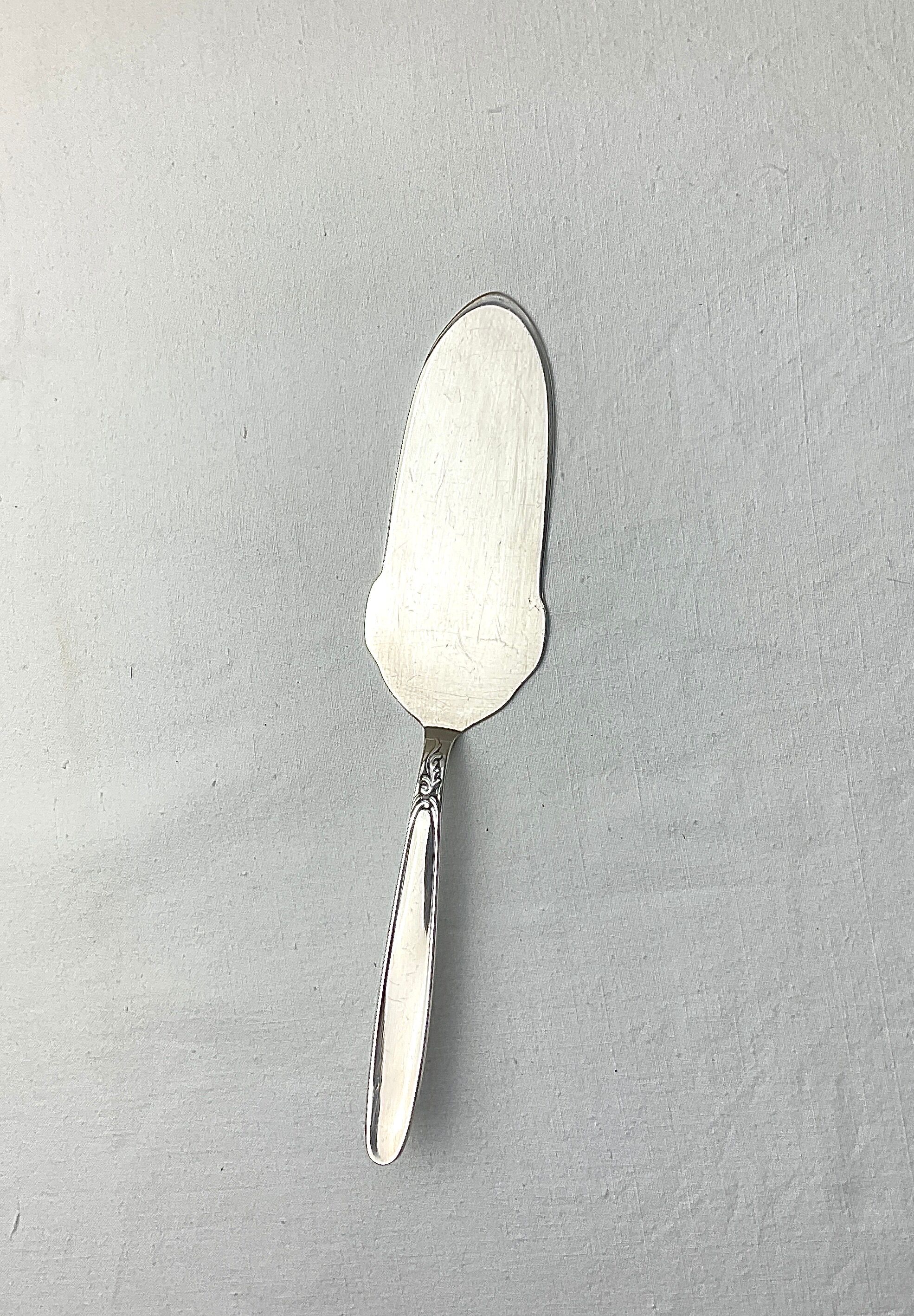Old Michelin plated silver pie shovel 100