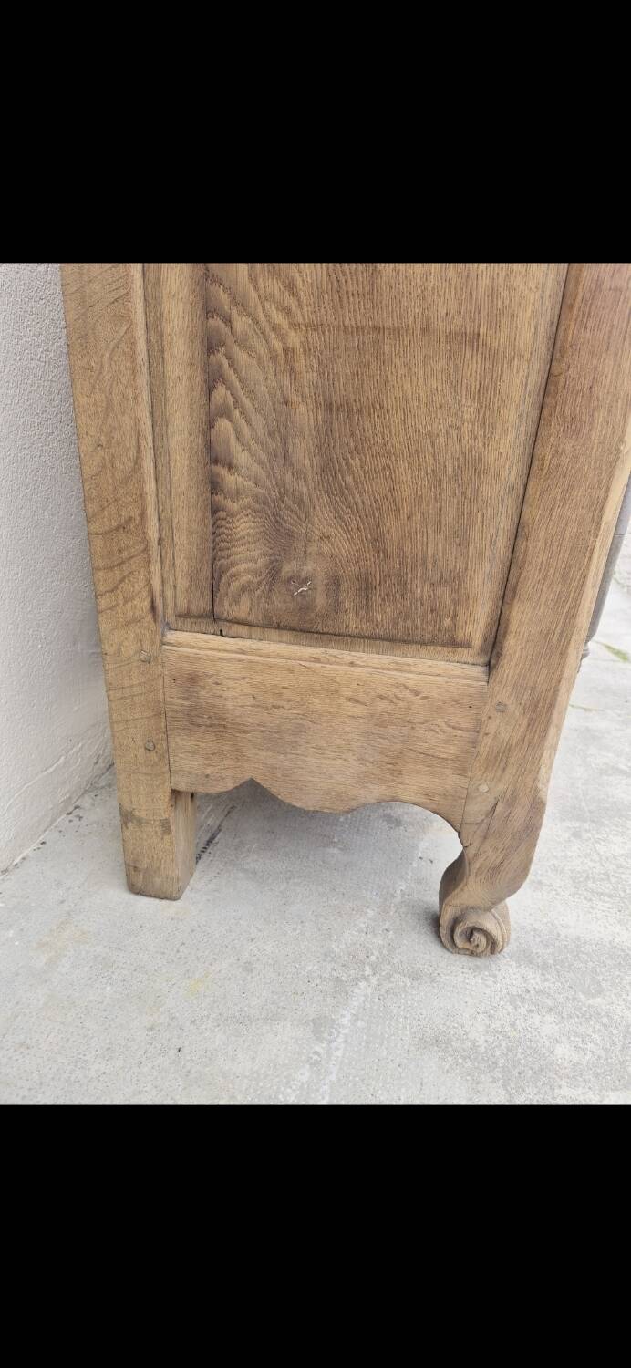 Louis XV period sideboard in solid oak Aerogommer