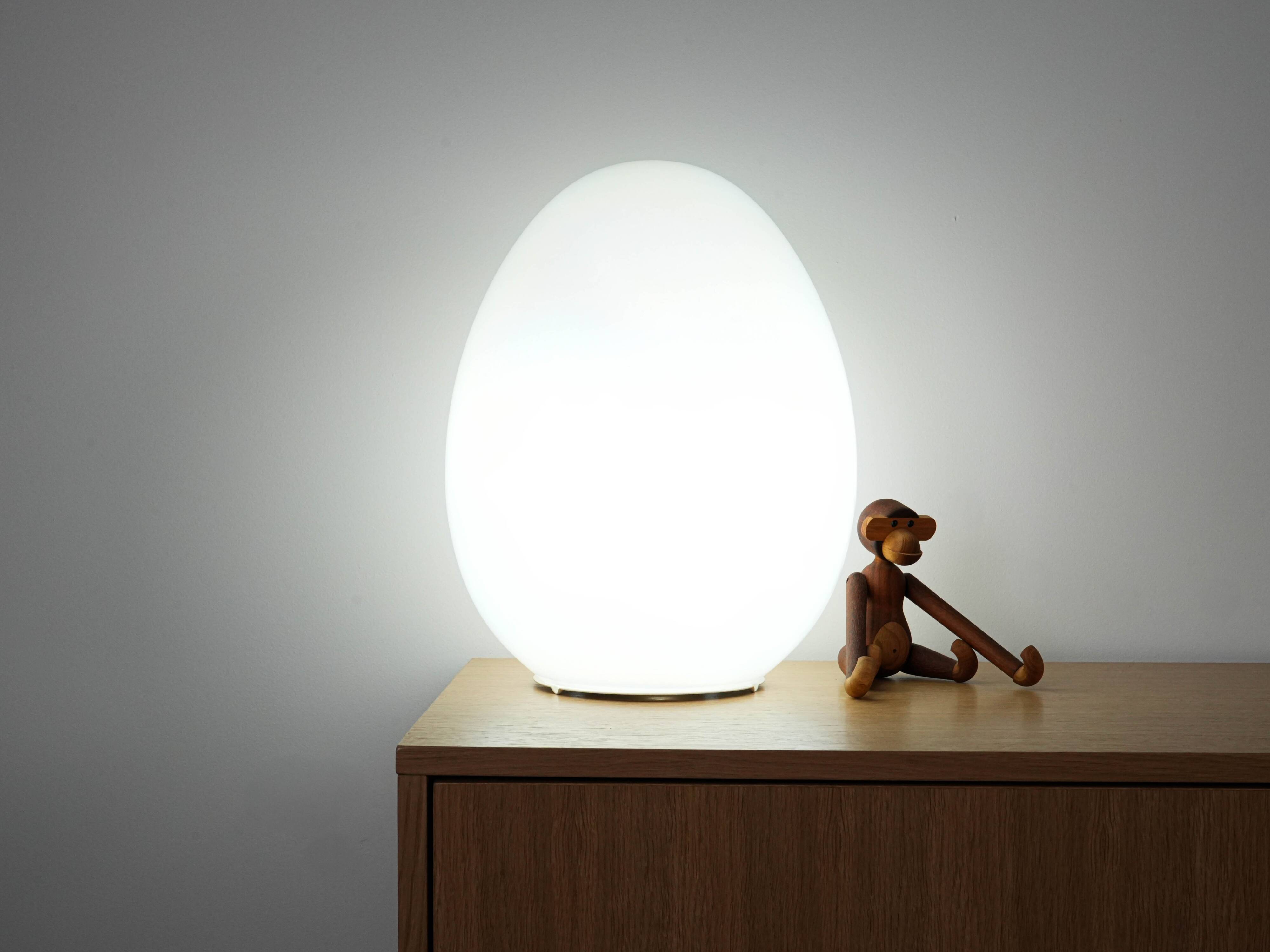 Egg table lamp, Italian design, 1970s, manufactured in Italy