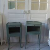 Mismatched vintage bedside tables, 1 drawer, 1 niche sublimated in smoky green.