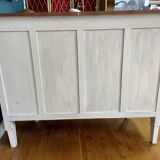 Buffet Mado low on feet compass